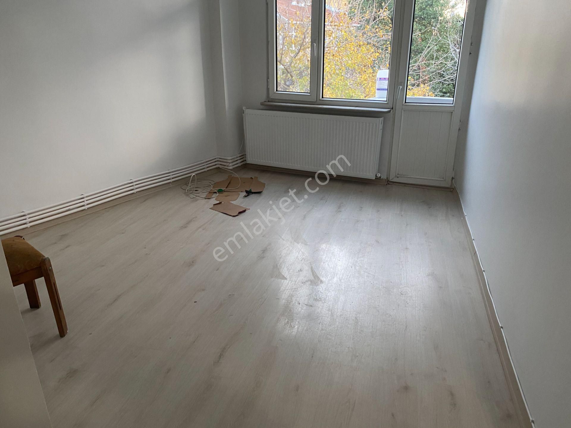 Destan-073-k.m.paşa-perşembe-pazar-ortası-civarda-1+1+1-salon+oda+hol+mutfak+banyo+balkon-kombili - Görsel 4