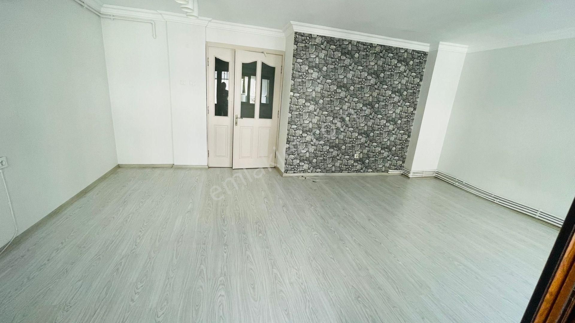Gülyaka Mah. Emek Sitesinde Park Manzaralı Kiralık Daire - Görsel 9
