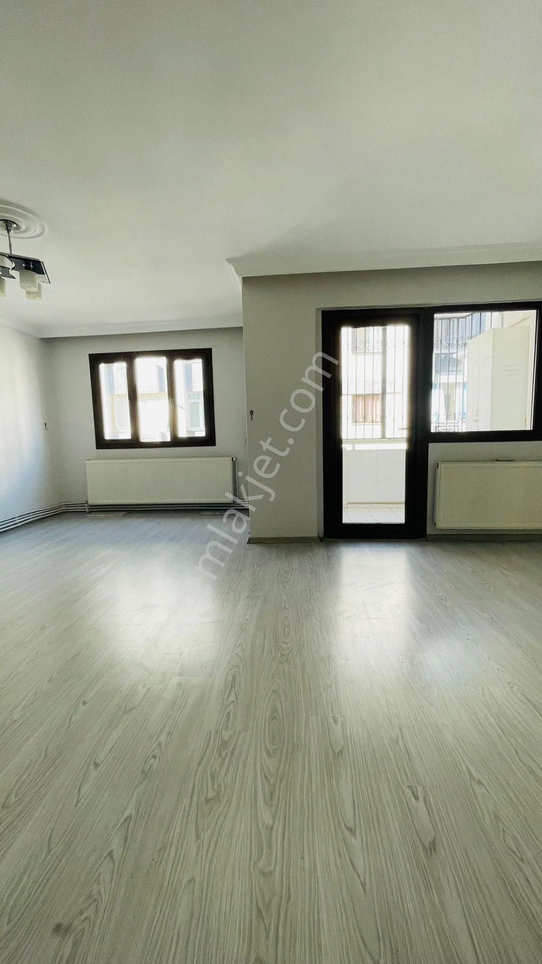 Gülyaka Mah. Emek Sitesinde Park Manzaralı Kiralık Daire - Görsel 7