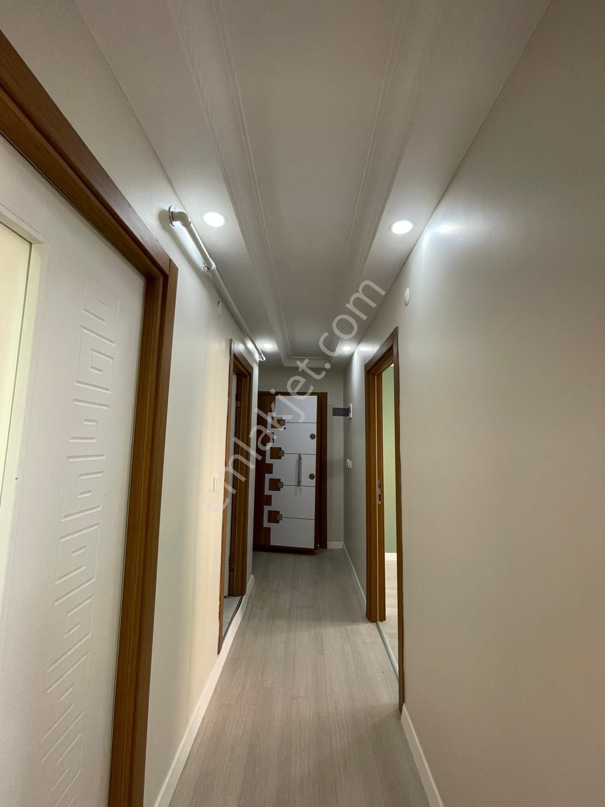 Ünverdi Caddesinde 2+1 2. Kat Kiralık Daire - Görsel 6