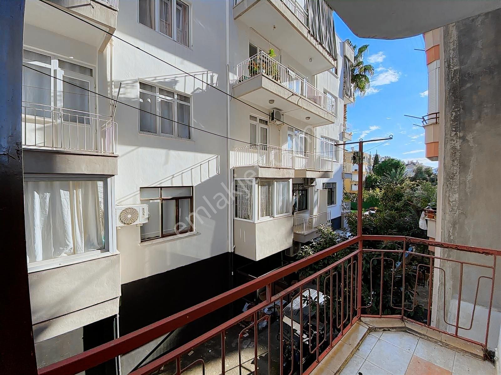 Alanya Merkezde Temiz,kullanışlı Kiralık 1+1 Ayrı Mutfak Daire - Görsel 8