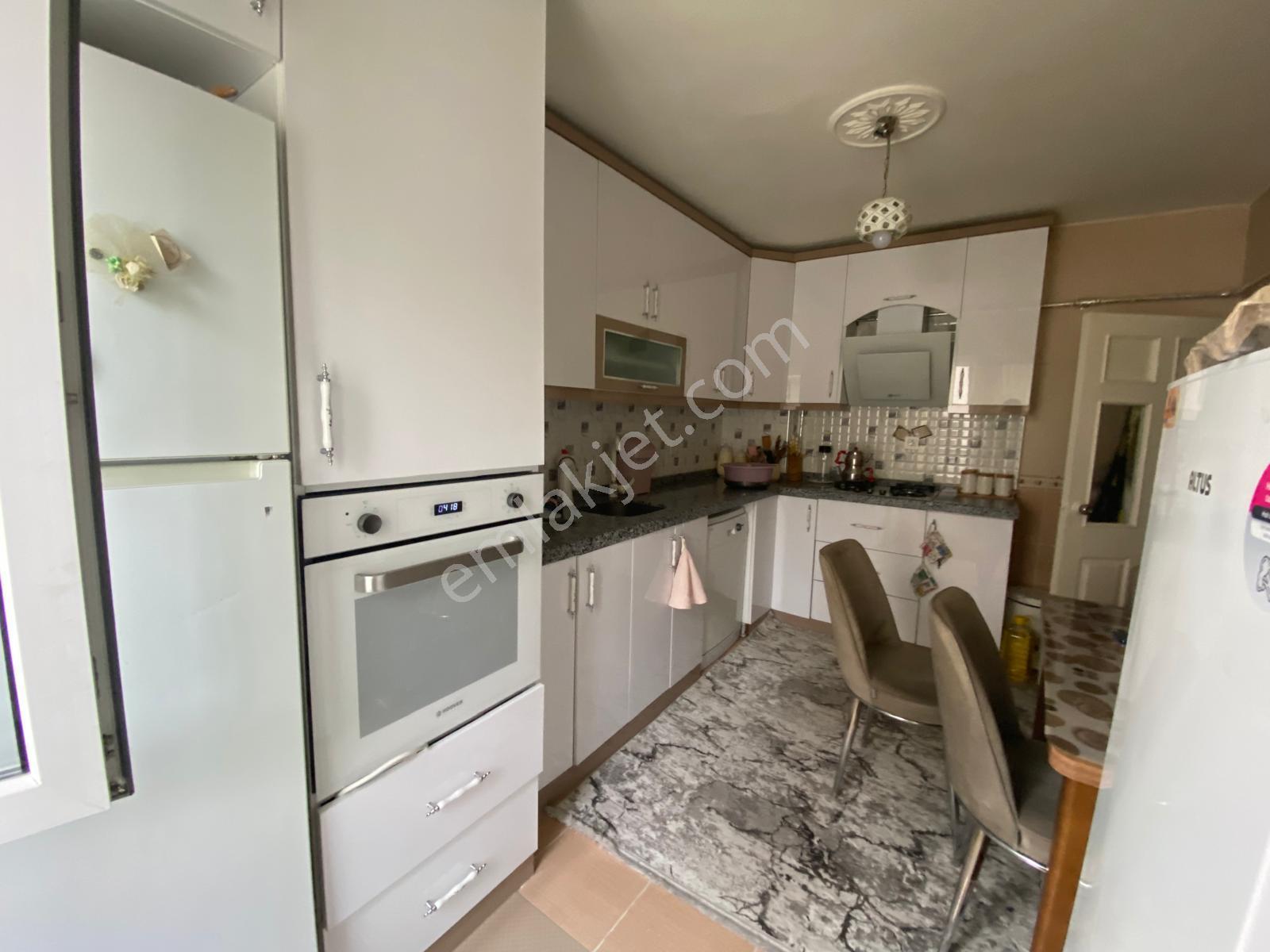 Hayal^den Malazgirt Mh^de Merkezi Konumda Ön Cp. Asansörlü Geniş 3+1 Bağımsz Daire - Görsel 4
