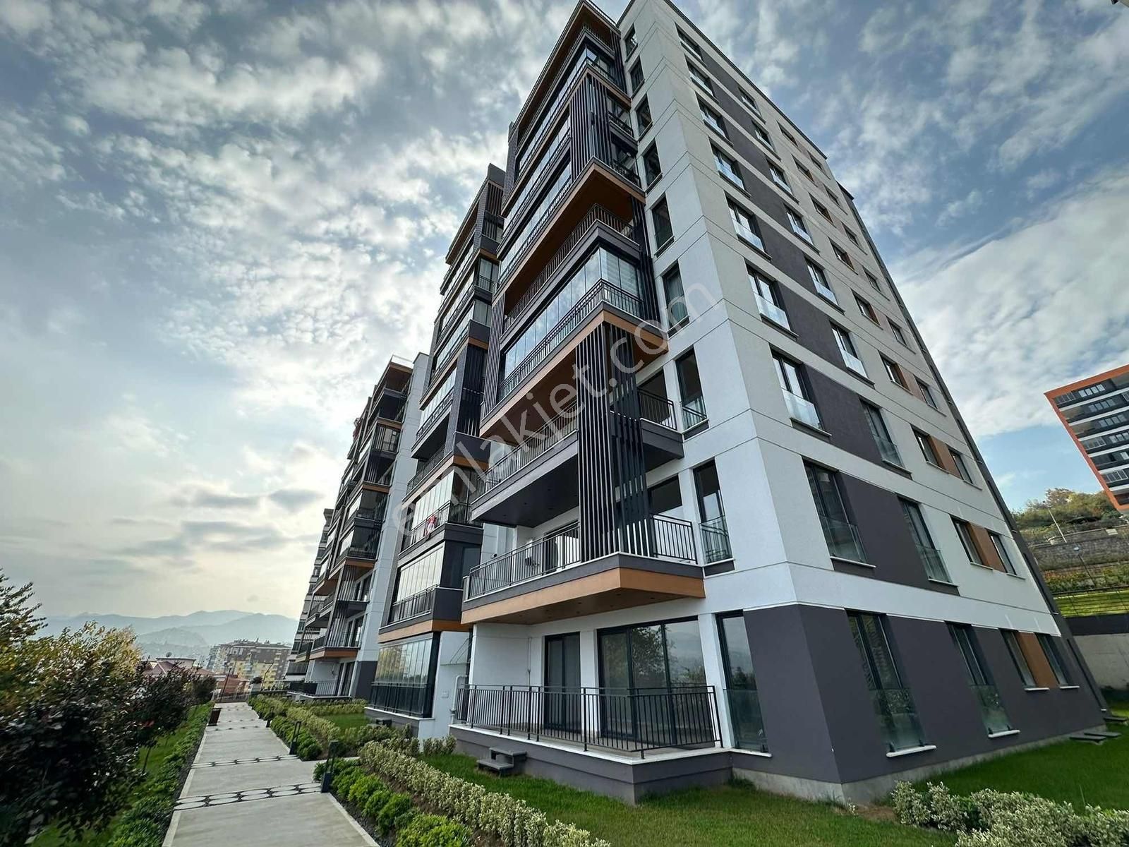 Vıp Gayrimenkuldan Serander Park Teras Sitesinde Satılık Daire