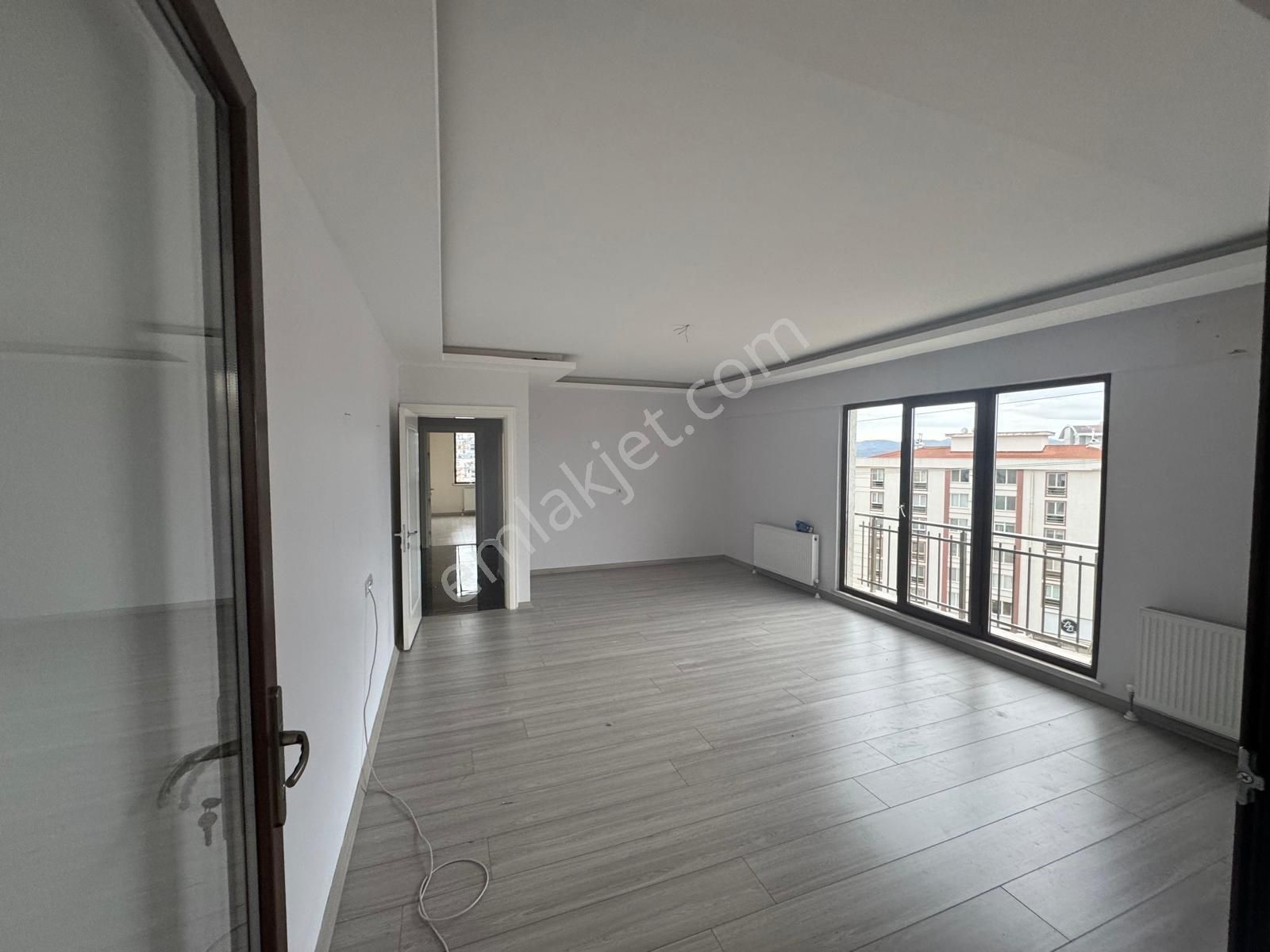 Beynil'den Bursa Görükle Ütopya Evlerinde 5+1 Satılık Dubleks