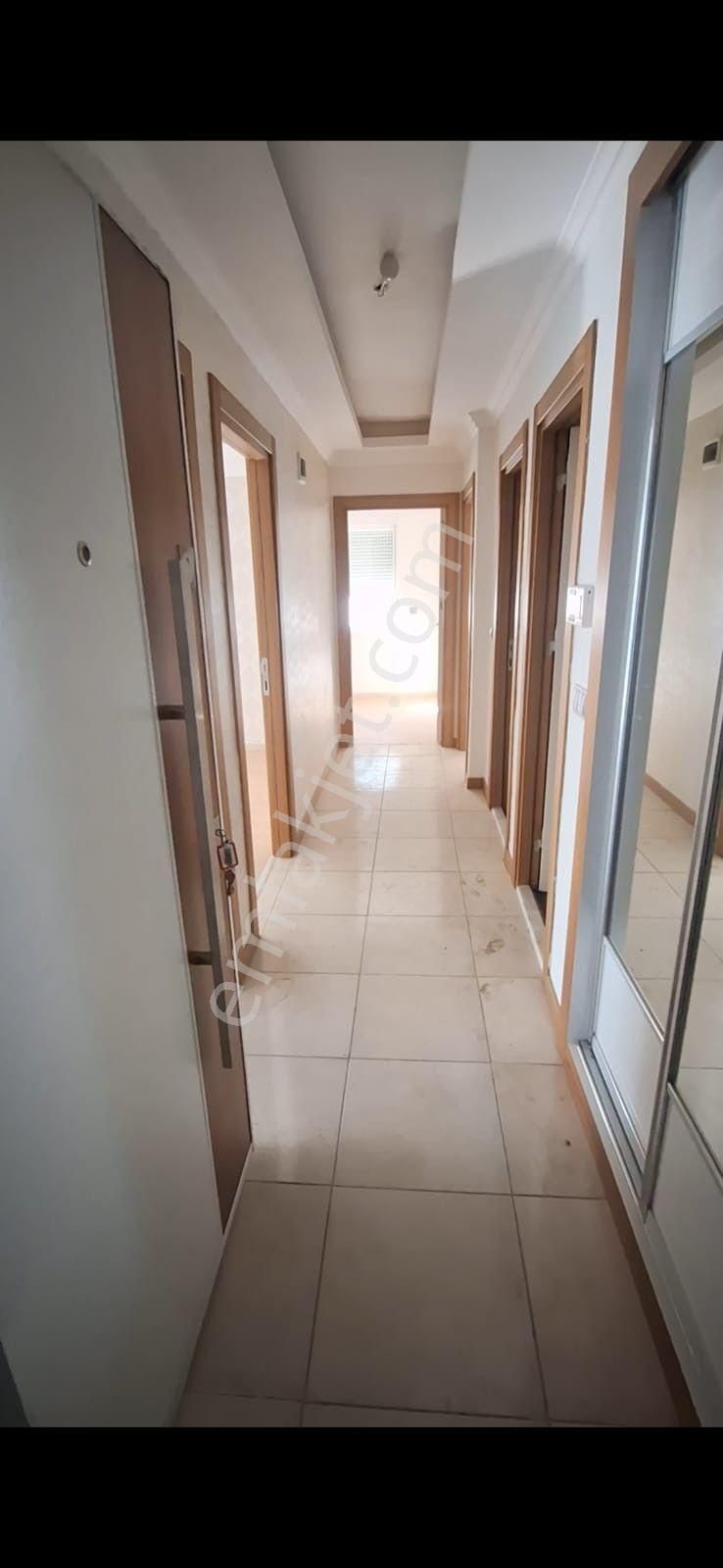 Merkezde Tramvay Yakını K.otoparklı Havuzlu Sitede 2+1 Daireler - Görsel 5