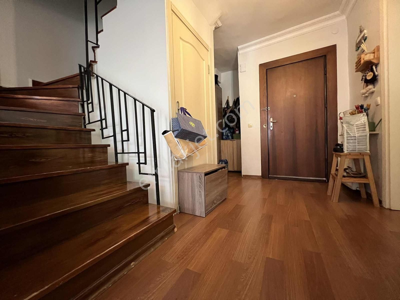 Çengelköy Ata-2 Sitesi___iyi Konumda 400 M2 Fourlex Villa - Görsel 22