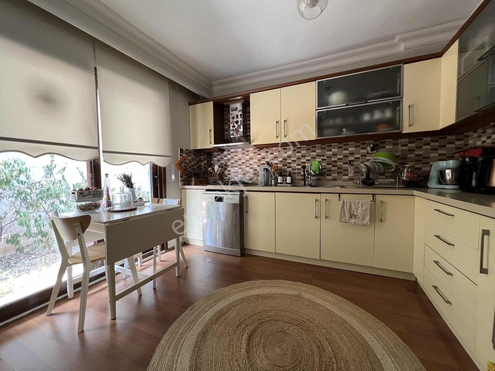 Çengelköy Ata-2 Sitesi___iyi Konumda 400 M2 Fourlex Villa - Görsel 31