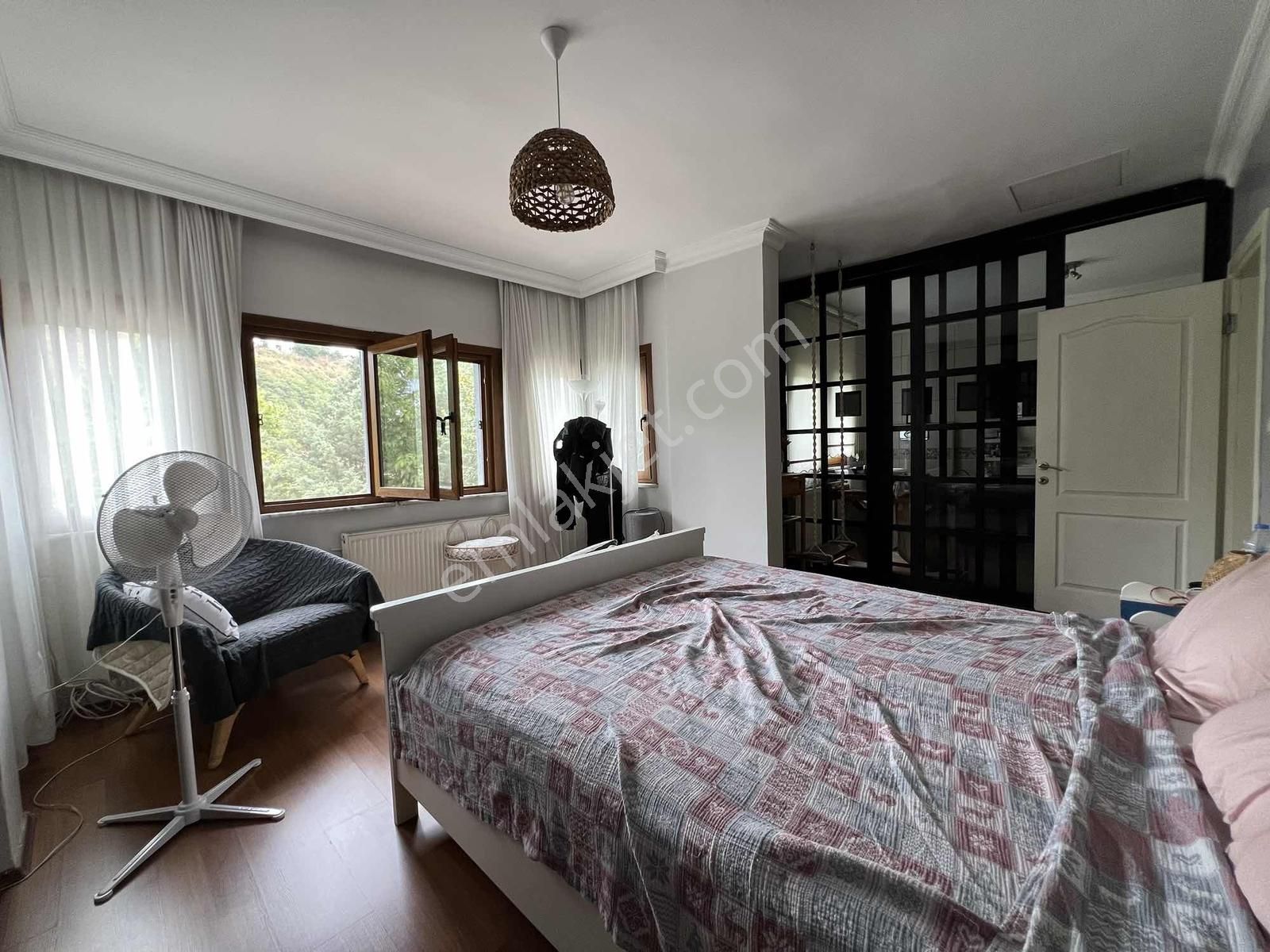 Çengelköy Ata-2 Sitesi___iyi Konumda 400 M2 Fourlex Villa - Görsel 11