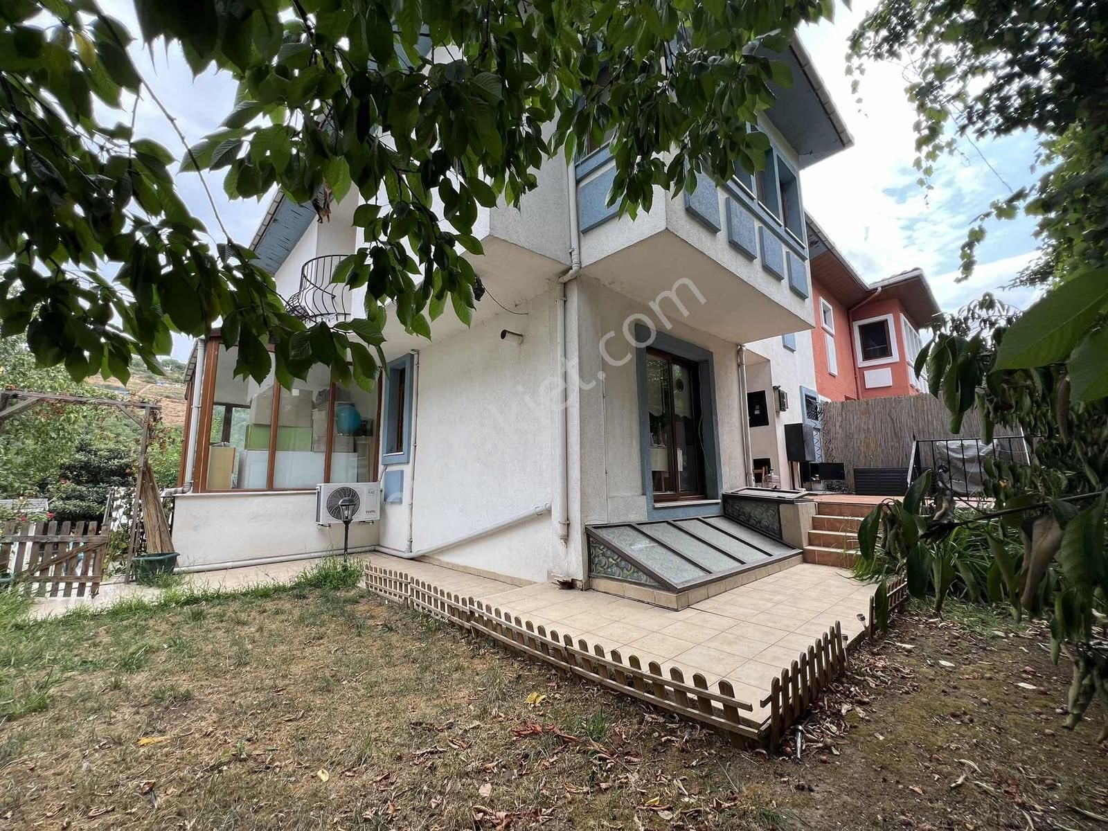 Çengelköy Ata-2 Sitesi___iyi Konumda 400 M2 Fourlex Villa - Görsel 19