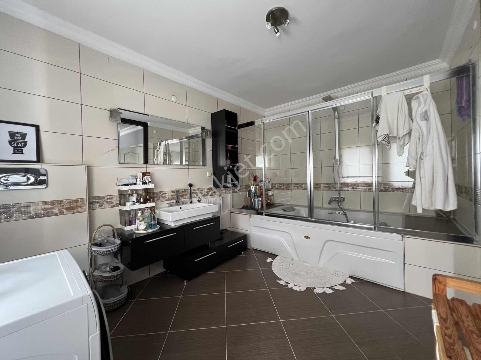 Çengelköy Ata-2 Sitesi___iyi Konumda 400 M2 Fourlex Villa - Görsel 13