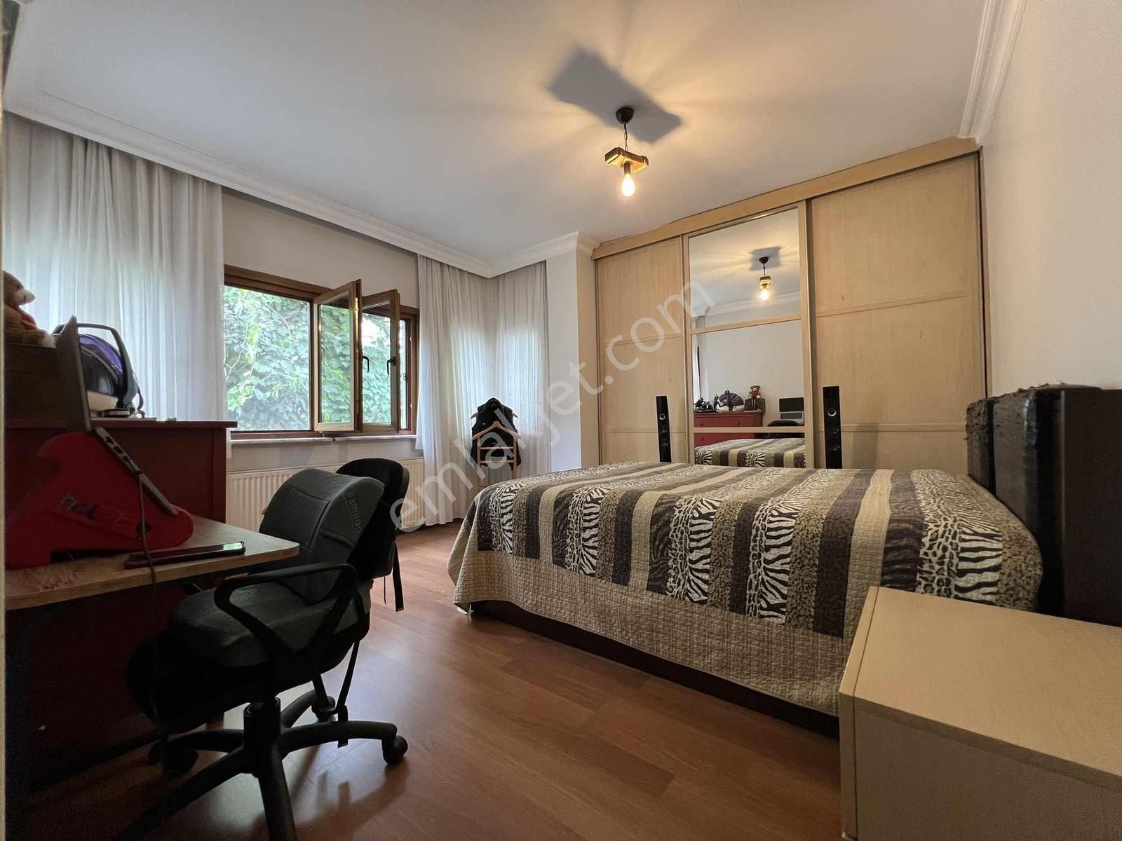 Çengelköy Ata-2 Sitesi___iyi Konumda 400 M2 Fourlex Villa - Görsel 10