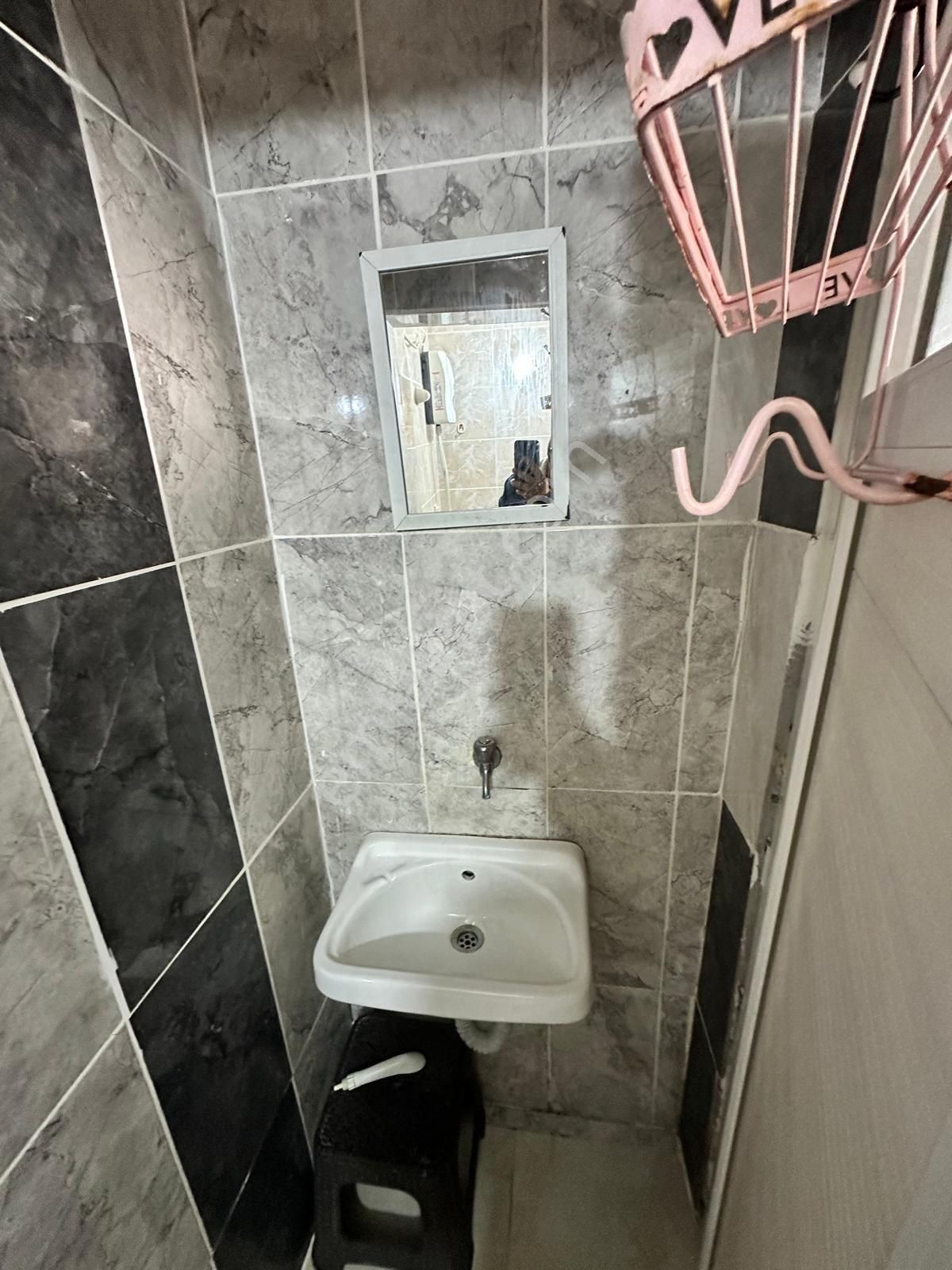 Beyaz Evler Mahallesi Eşyalı Daire 1+1 - Görsel 2