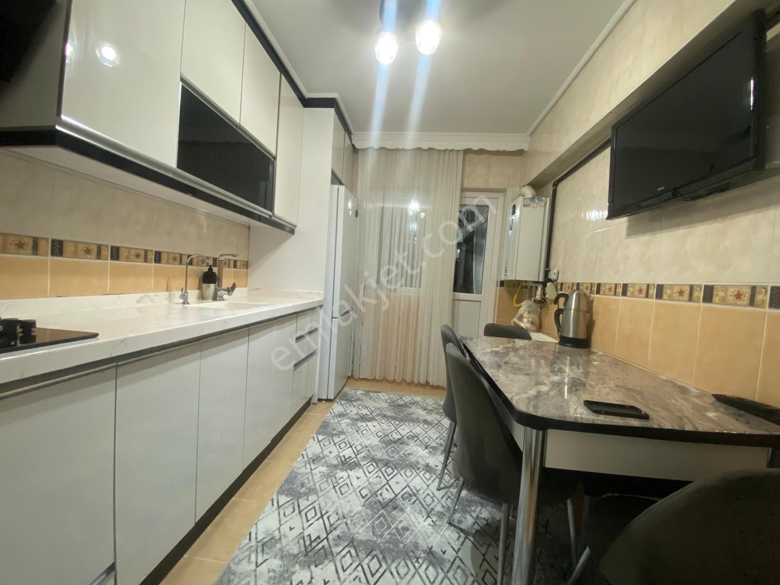 Koza Emlak'tan Pınarbaşı Mahalesinde Katta 16 Yıllık Full Yapılı 3+1 Satılık Dairee