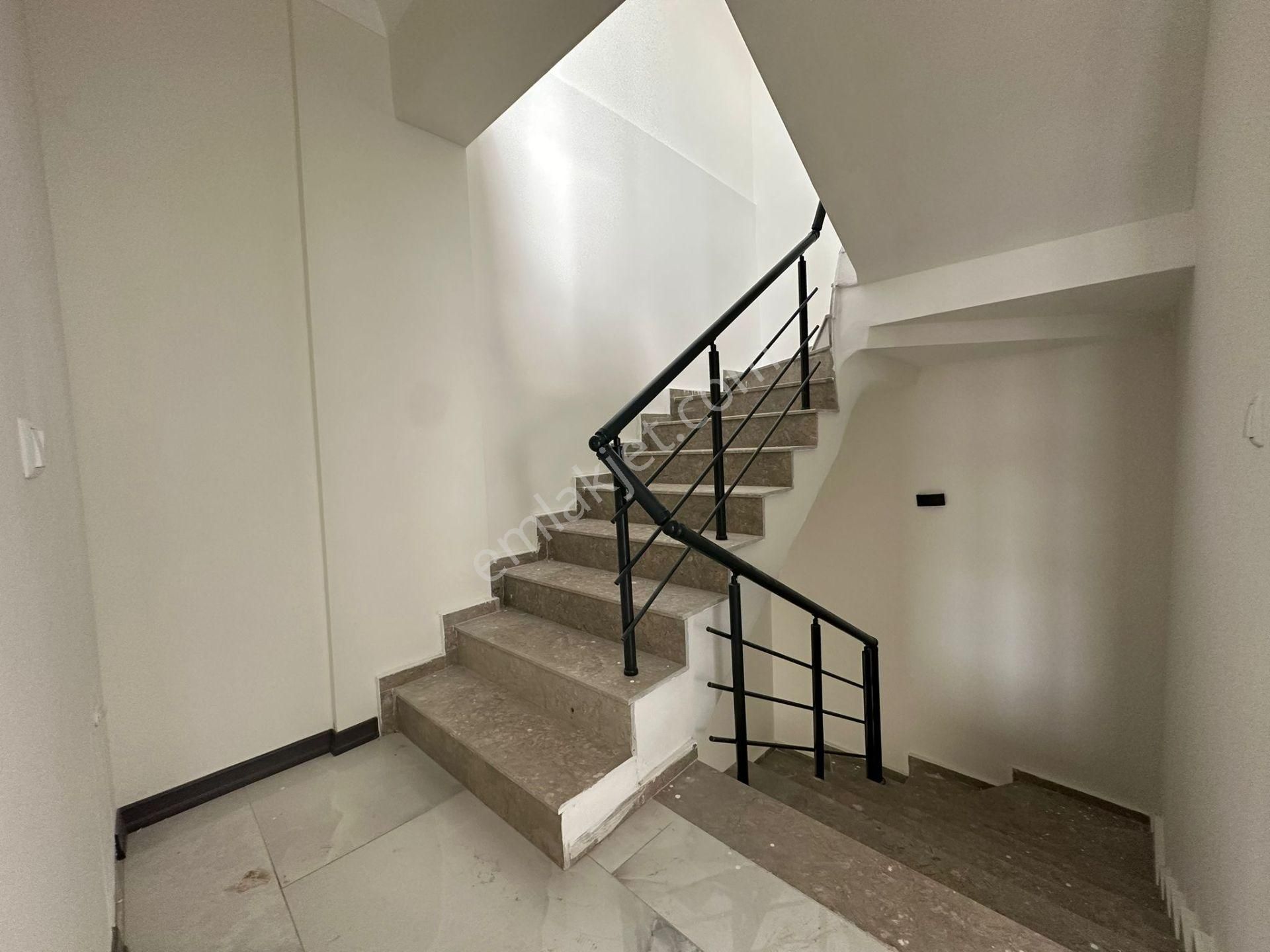 Müstakil Bahçeli Ve Havuzlu Teraslı Lüks Tripleks - Görsel 8