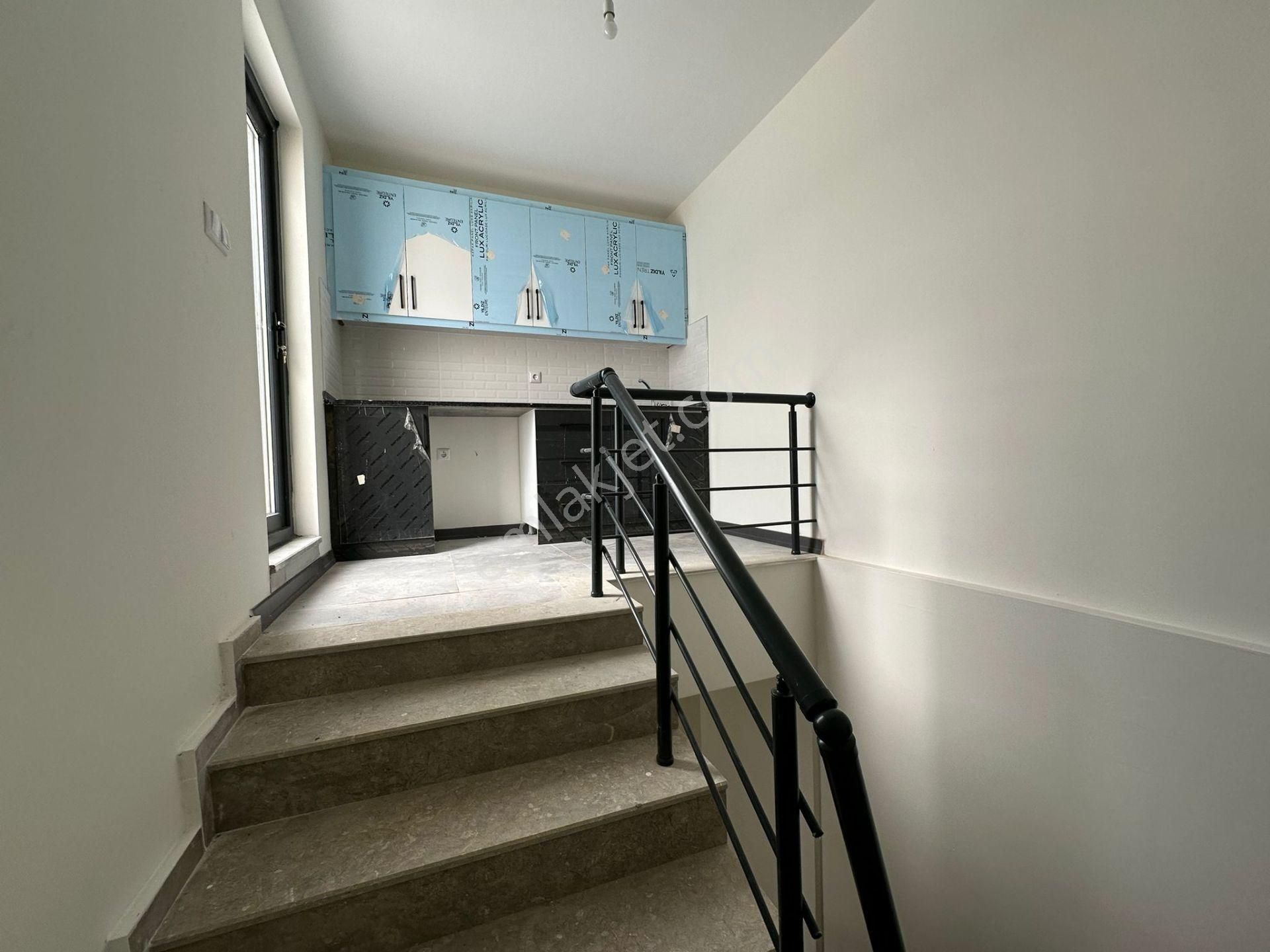 Müstakil Bahçeli Ve Havuzlu Teraslı Lüks Tripleks - Görsel 15