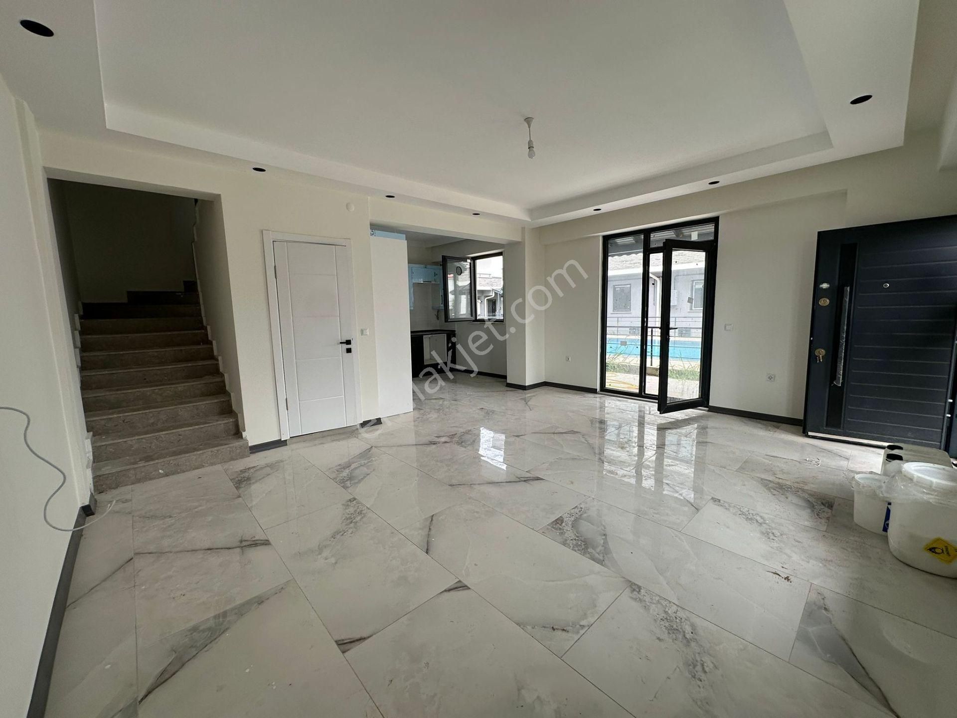 Müstakil Bahçeli Ve Havuzlu Teraslı Lüks Tripleks - Görsel 9