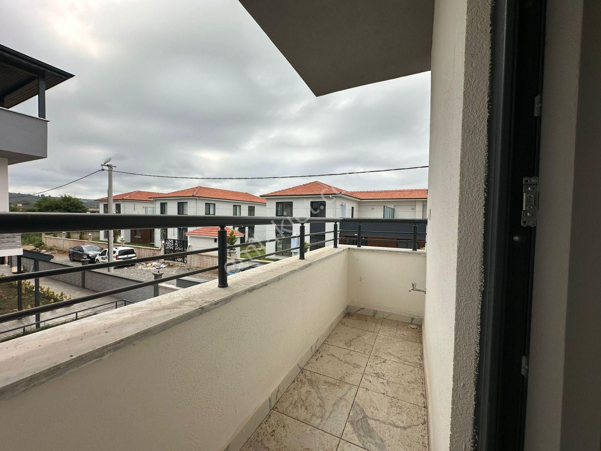 Müstakil Bahçeli Ve Havuzlu Teraslı Lüks Tripleks - Görsel 12