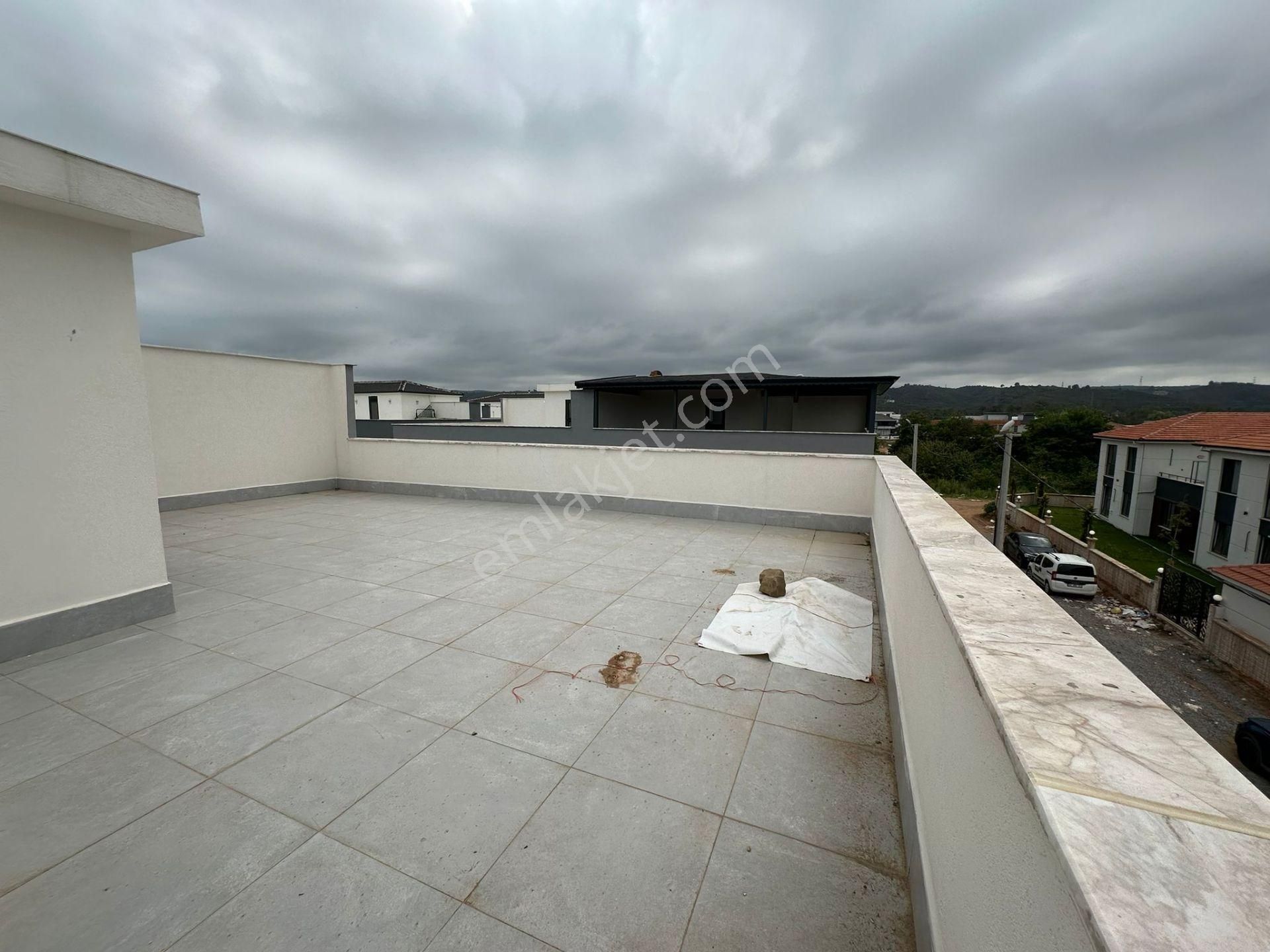 Müstakil Bahçeli Ve Havuzlu Teraslı Lüks Tripleks - Görsel 16