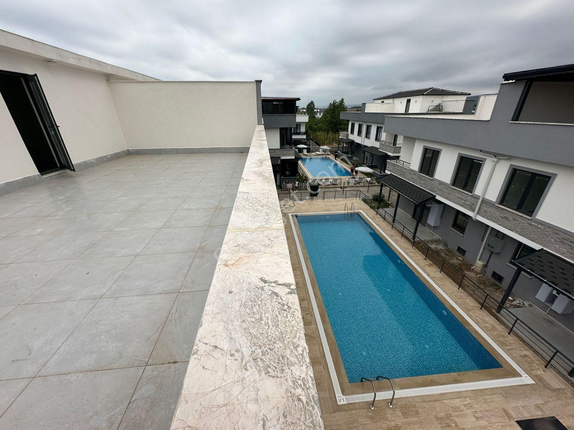 Müstakil Bahçeli Ve Havuzlu Teraslı Lüks Tripleks - Görsel 19