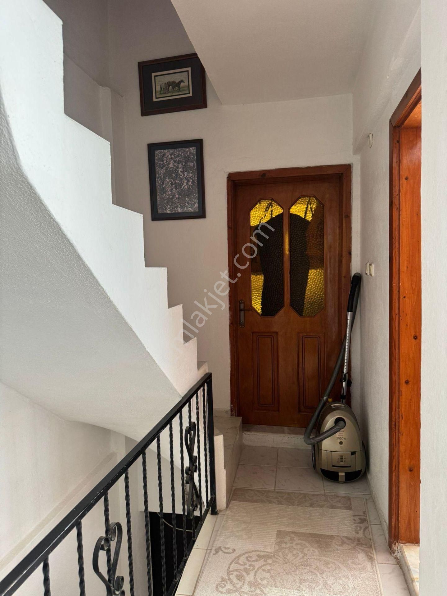 Ayvalık Altınova’da Deniz Manzaralı Müstakil Bahçeli 4+1 Tripleks Villa - Görsel 17