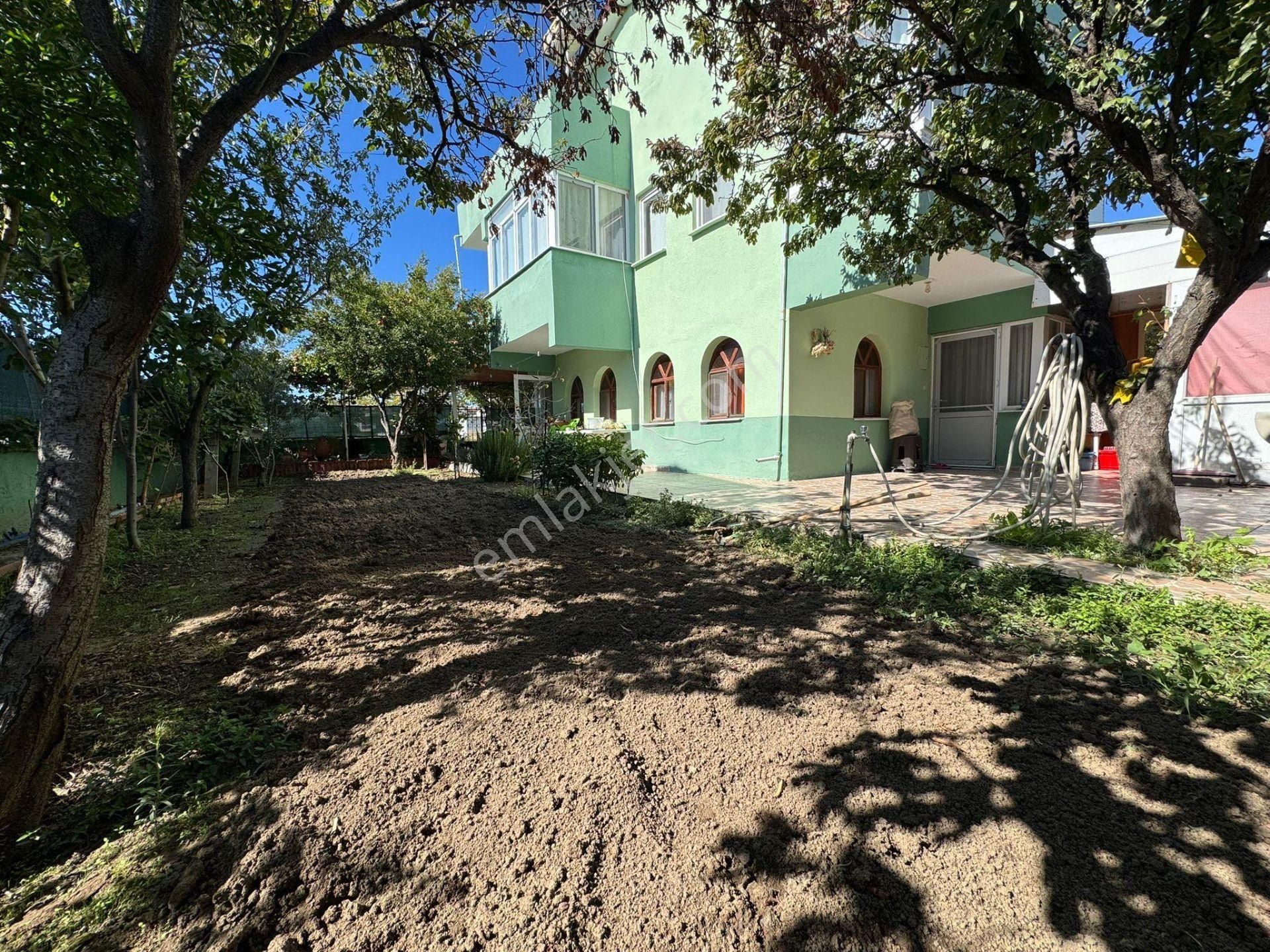 Ayvalık Altınova’da Deniz Manzaralı Müstakil Bahçeli 4+1 Tripleks Villa - Görsel 8