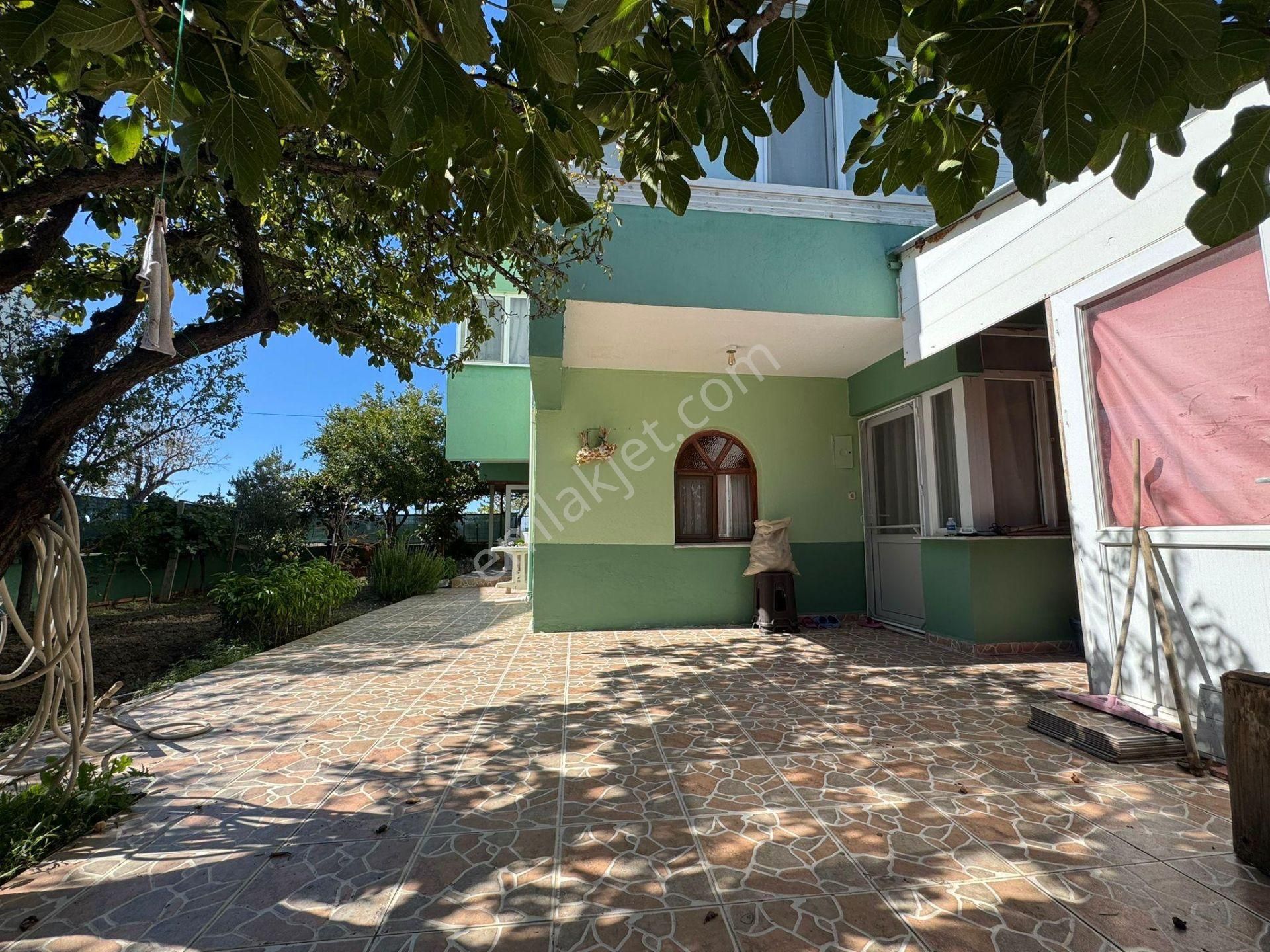 Ayvalık Altınova’da Deniz Manzaralı Müstakil Bahçeli 4+1 Tripleks Villa - Görsel 4