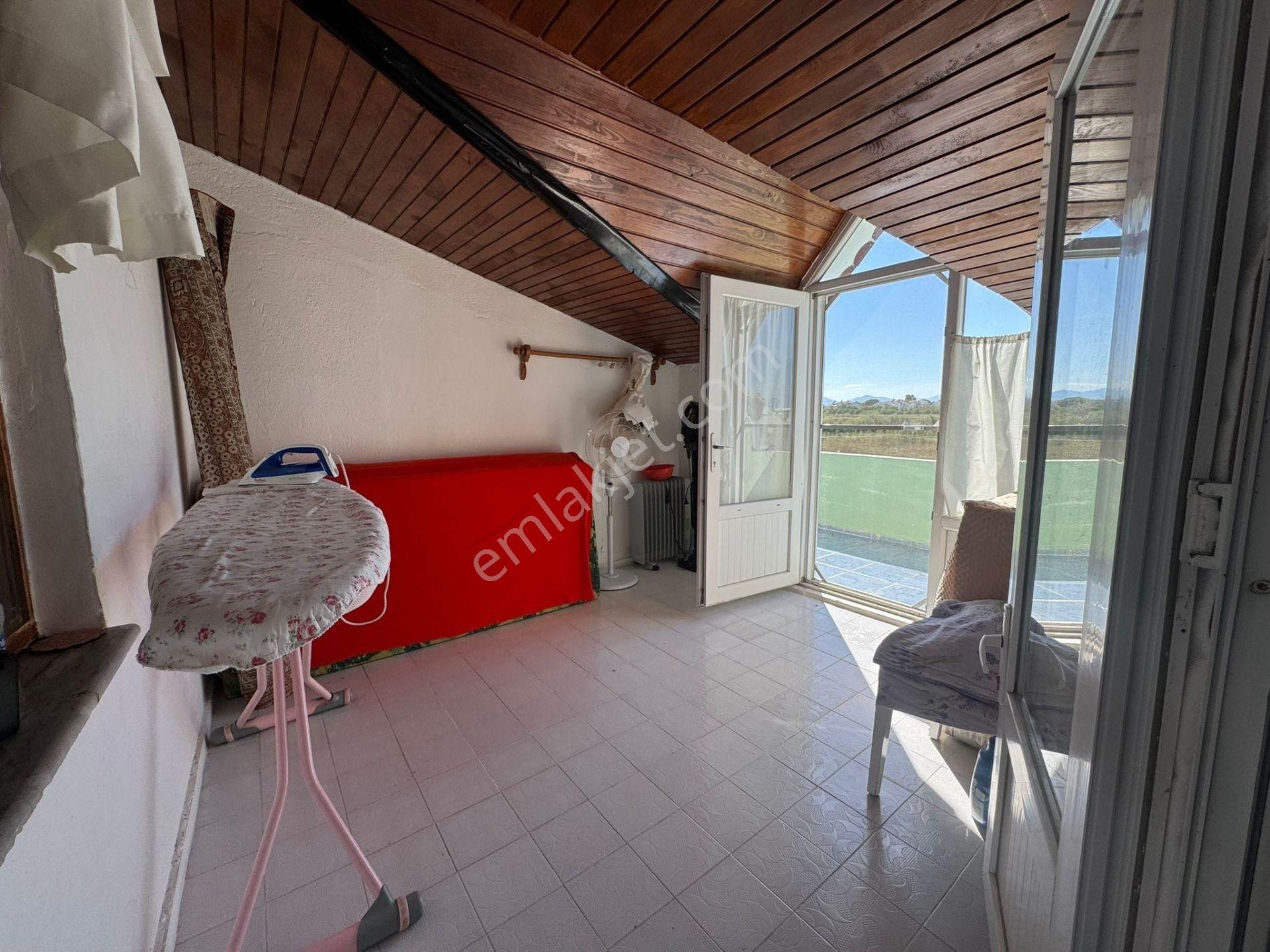 Ayvalık Altınova’da Deniz Manzaralı Müstakil Bahçeli 4+1 Tripleks Villa - Görsel 27