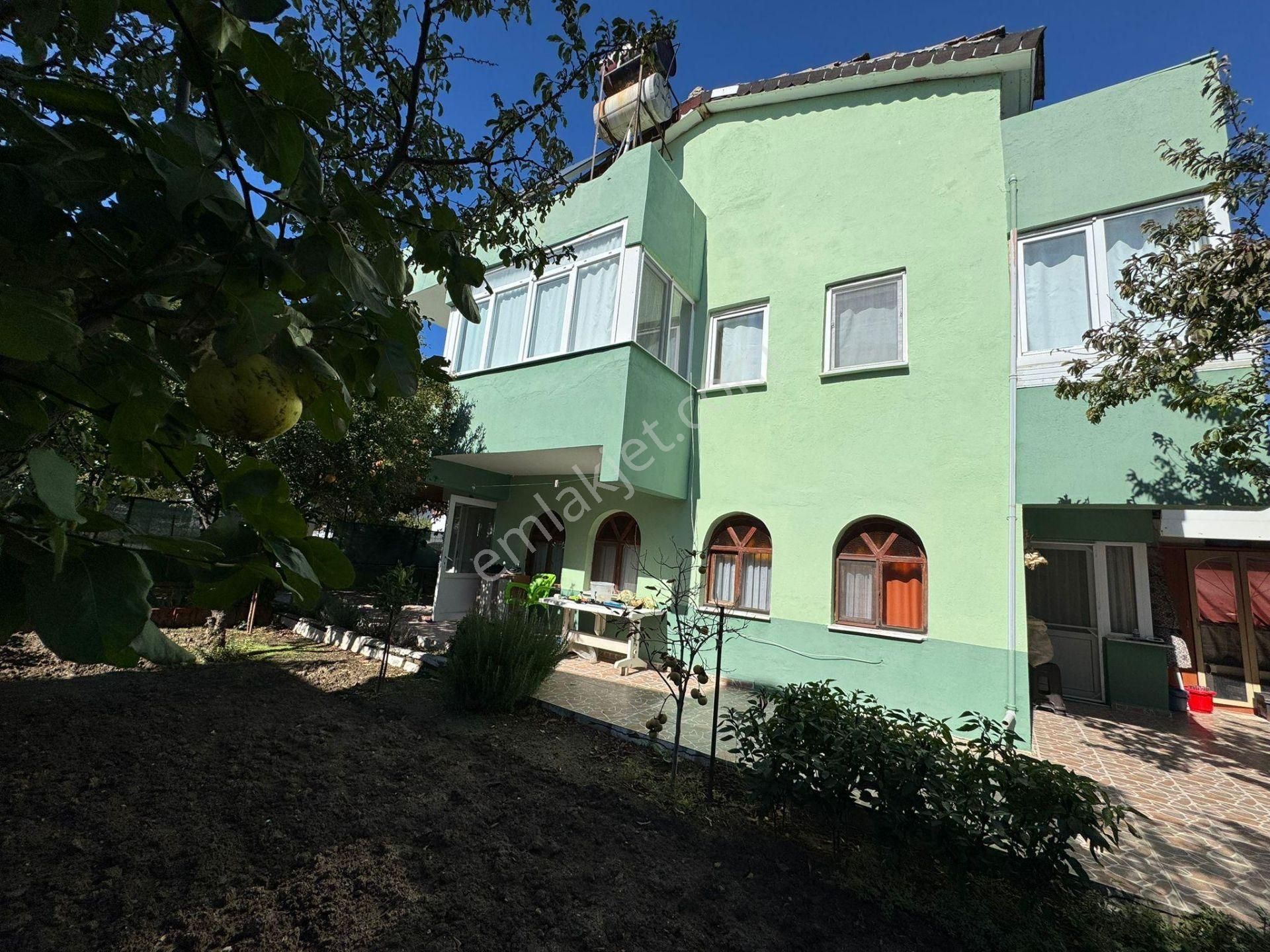 Ayvalık Altınova’da Deniz Manzaralı Müstakil Bahçeli 4+1 Tripleks Villa - Görsel 7