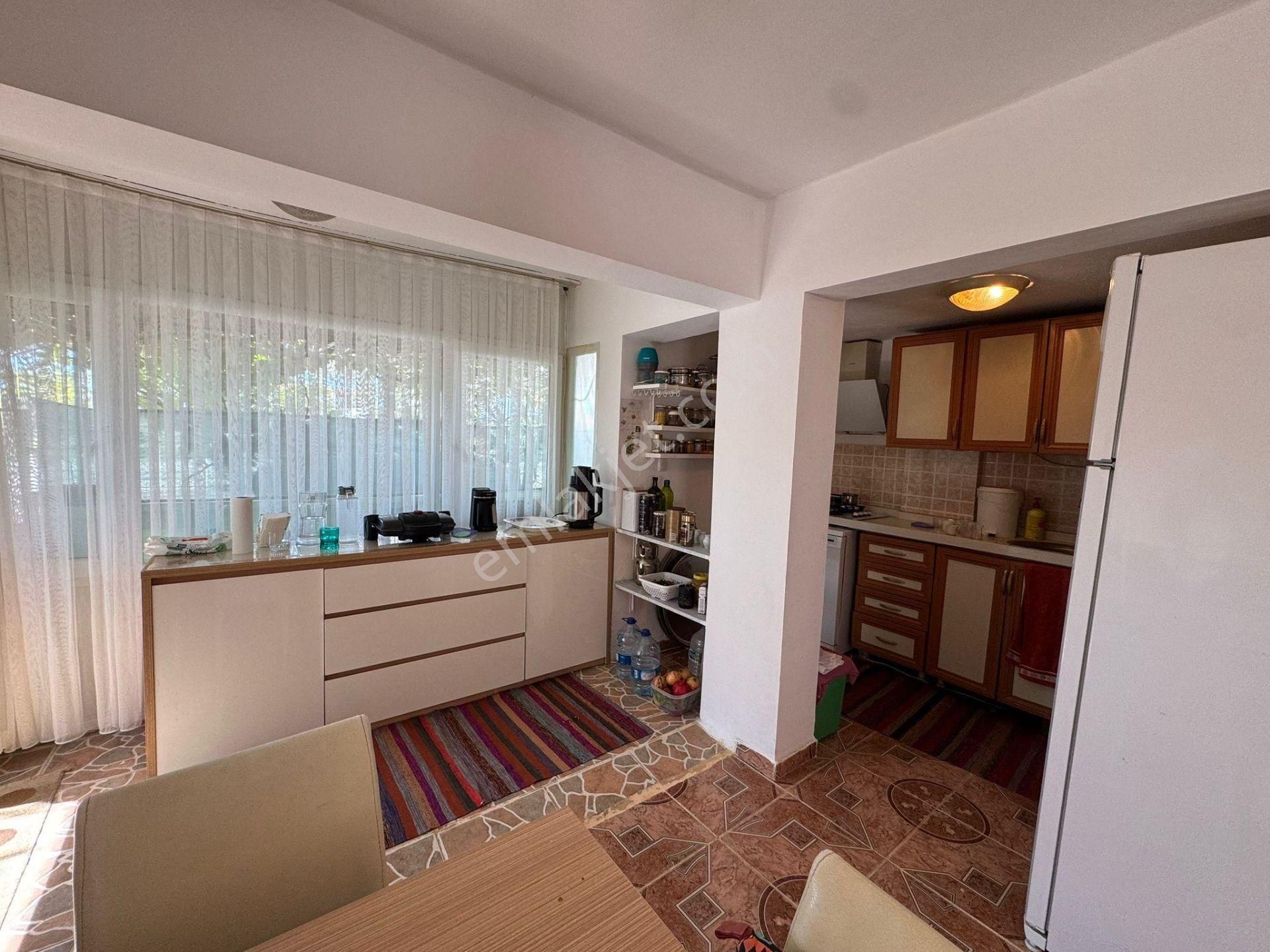 Ayvalık Altınova’da Deniz Manzaralı Müstakil Bahçeli 4+1 Tripleks Villa - Görsel 14