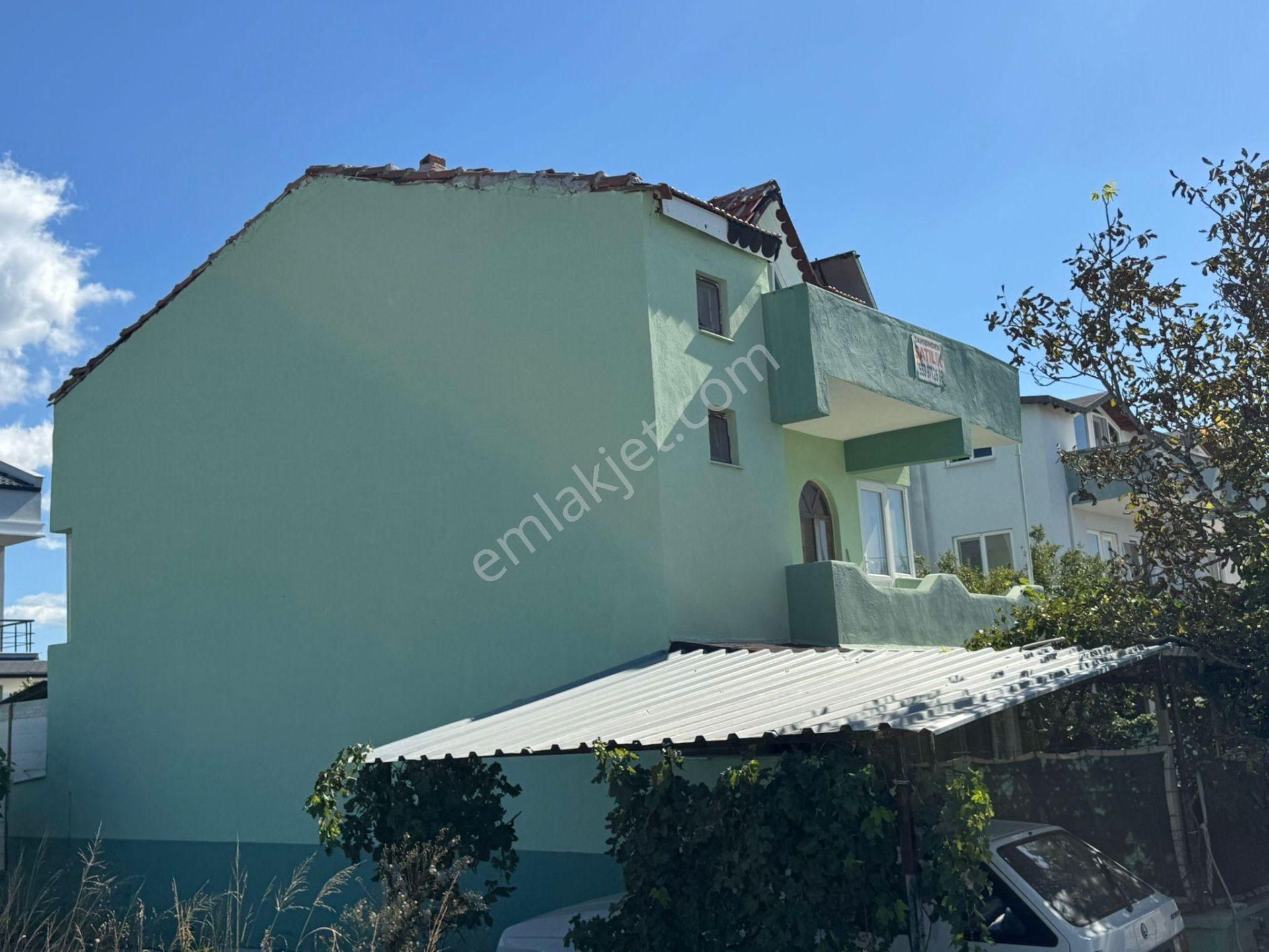 Ayvalık Altınova’da Deniz Manzaralı Müstakil Bahçeli 4+1 Tripleks Villa - Görsel 5