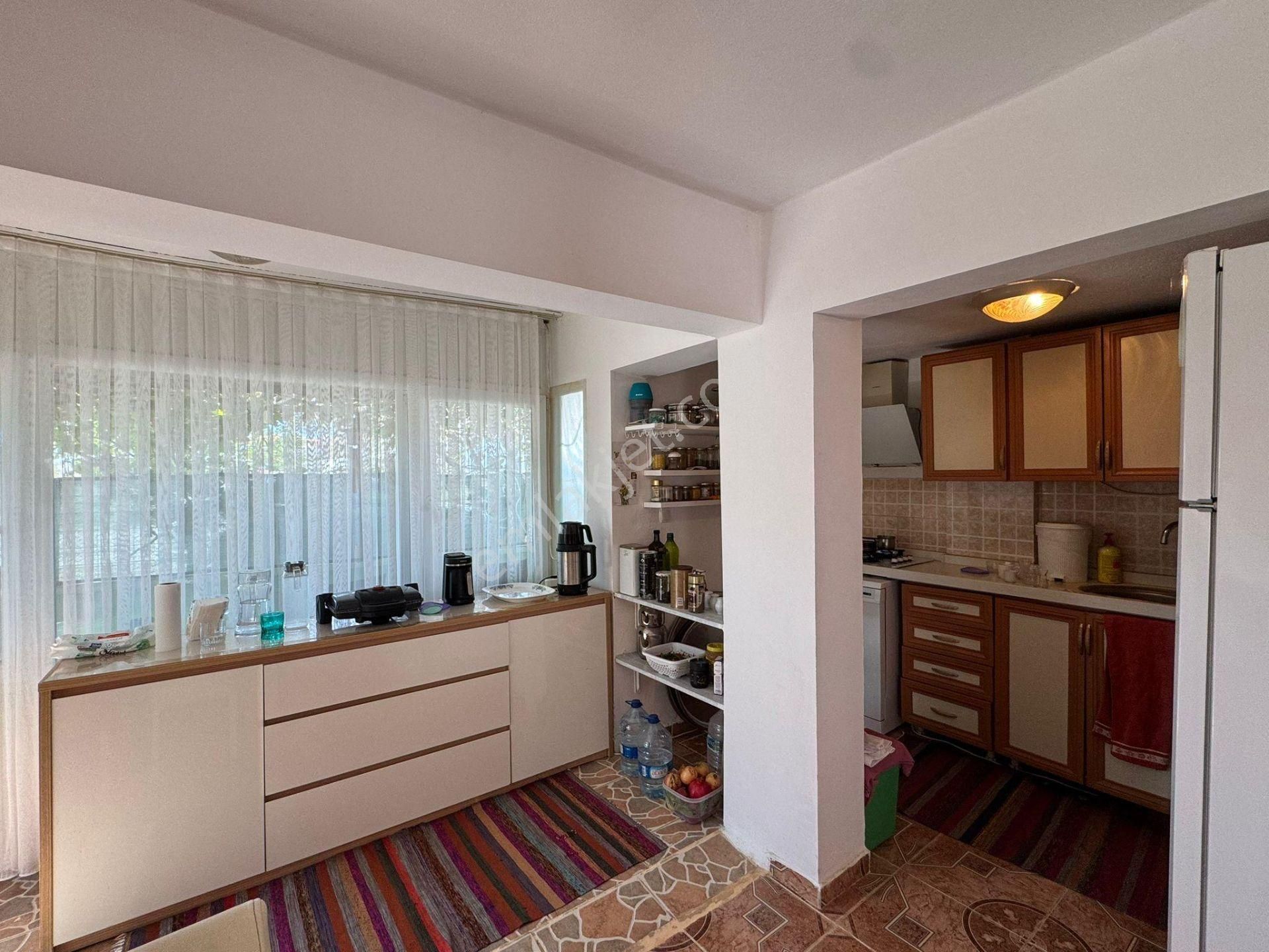 Ayvalık Altınova’da Deniz Manzaralı Müstakil Bahçeli 4+1 Tripleks Villa - Görsel 11