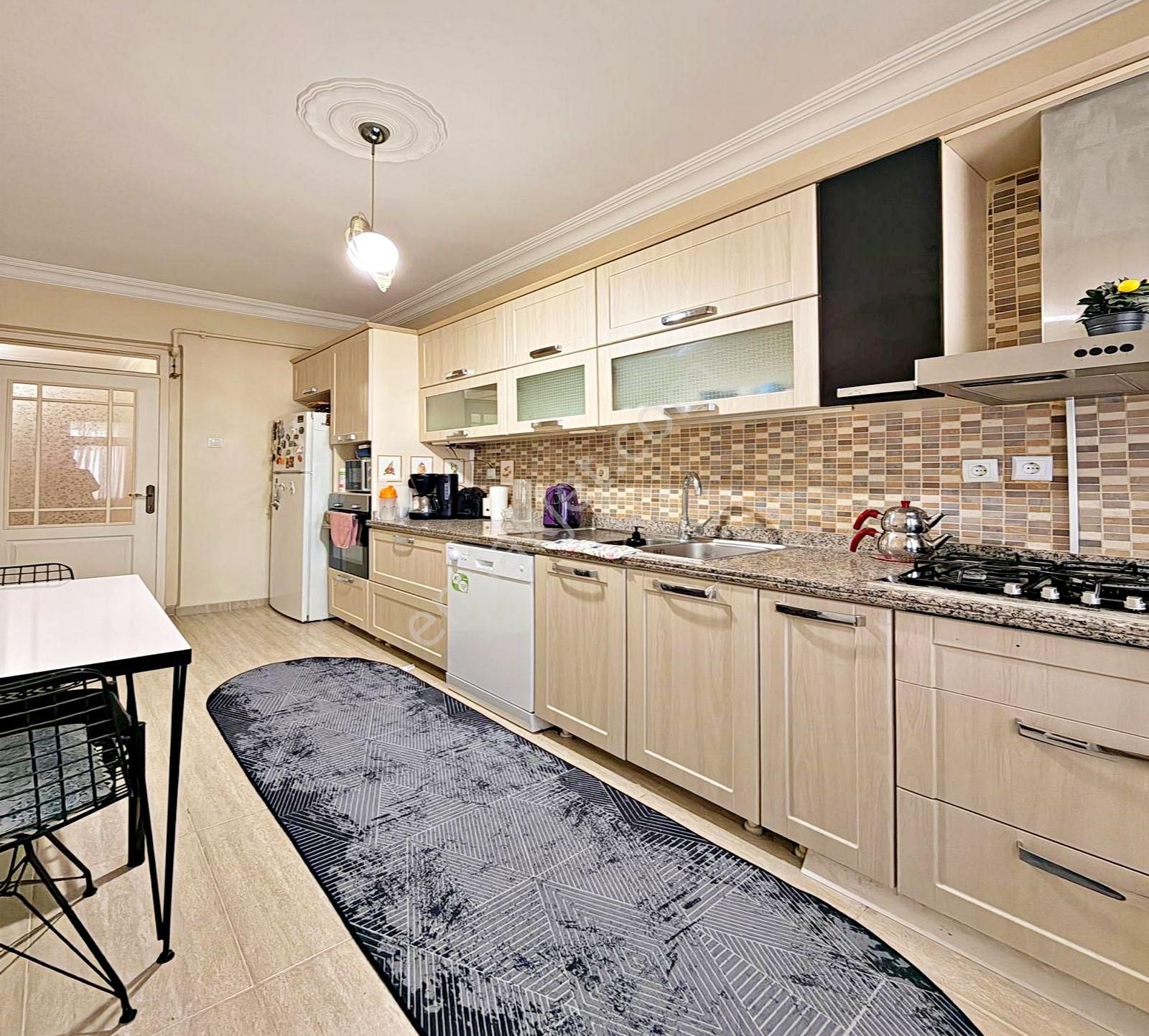 Barış Mah'de Merkezi Konumda Kat Mülkiyetli 3+1 Satılık Daire - Görsel 2