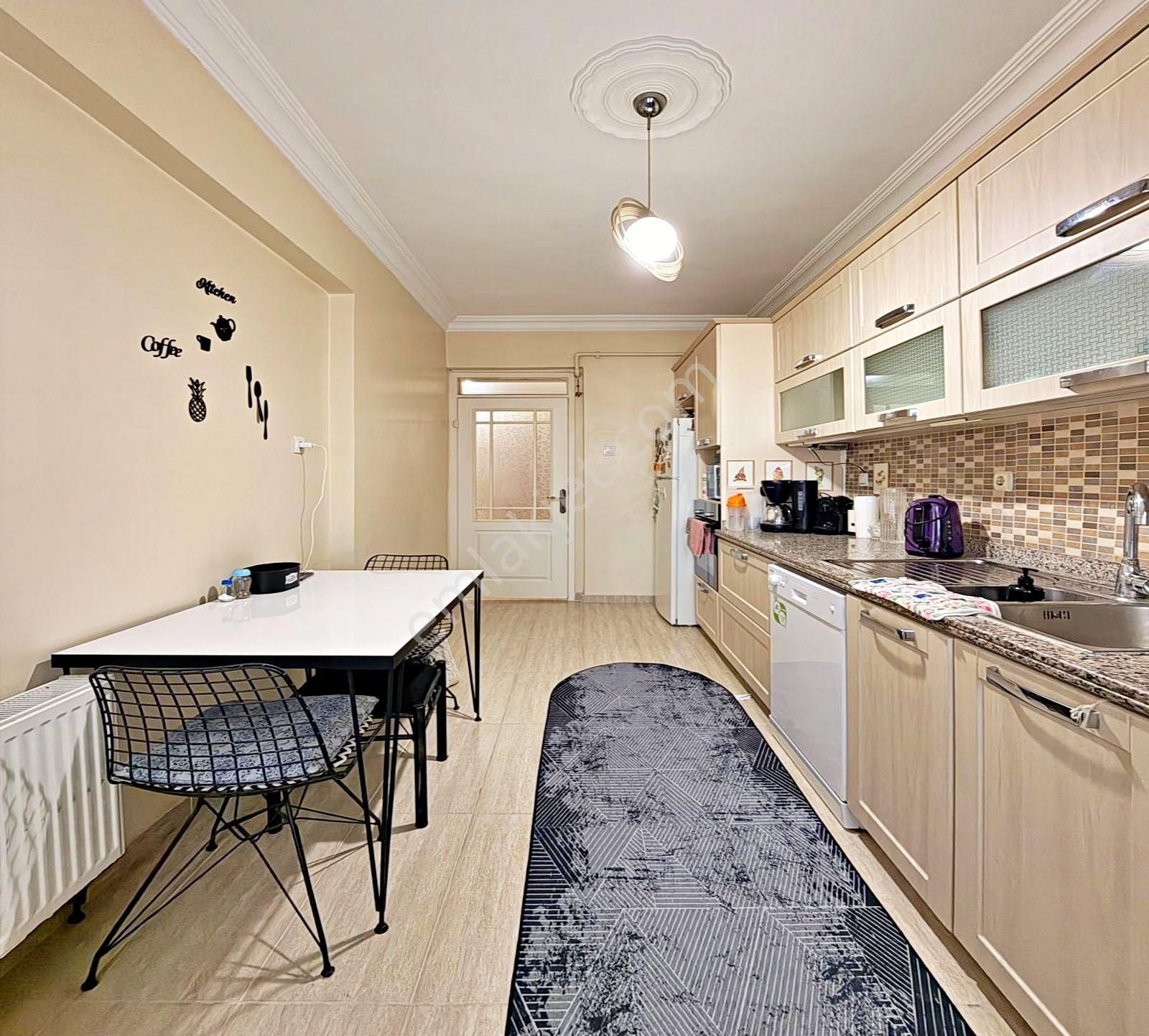 Barış Mah'de Merkezi Konumda Kat Mülkiyetli 3+1 Satılık Daire - Görsel 3