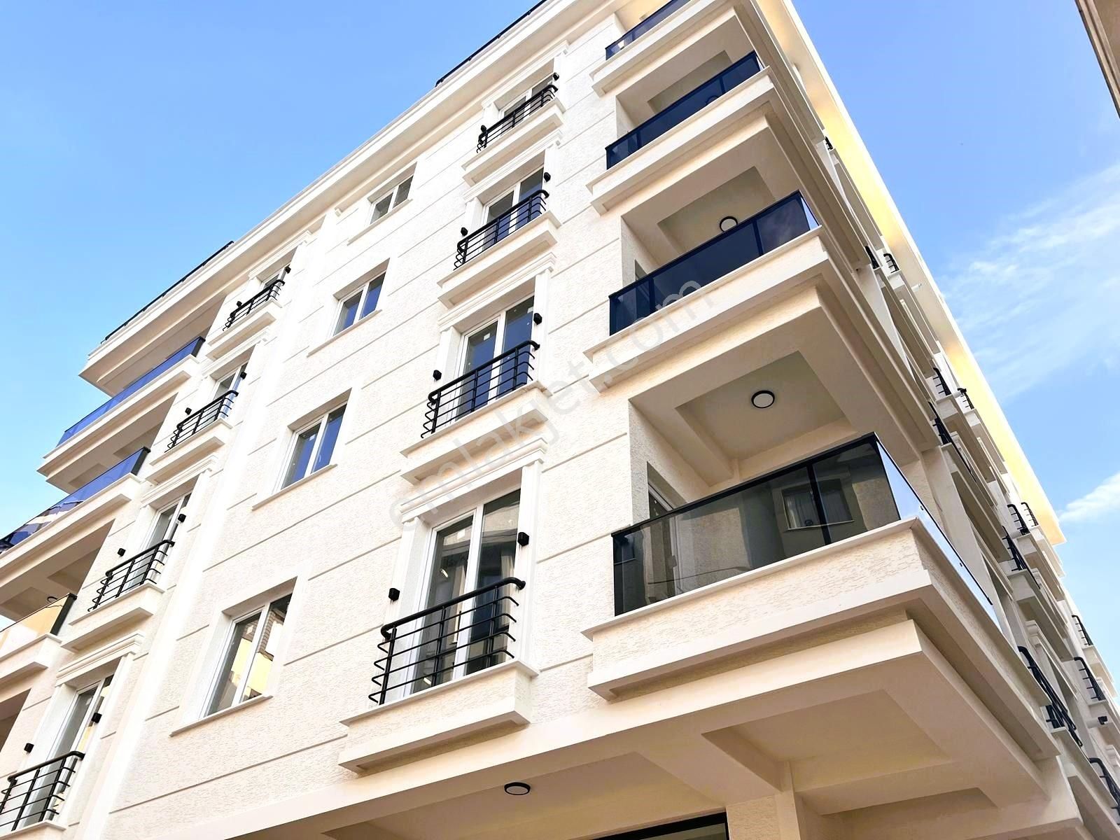 Beylikdüzü Gürpınar Çarşı İçinde Sıfır Lüks 2+1 Satılık Daire