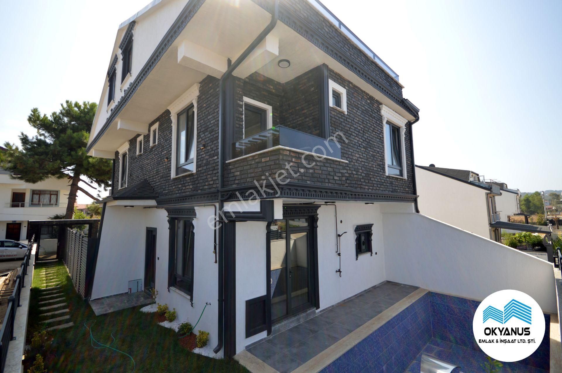 Kocaali De Havuzlu 3+1 Tripleks Villa !! Denize Adım Mesafede