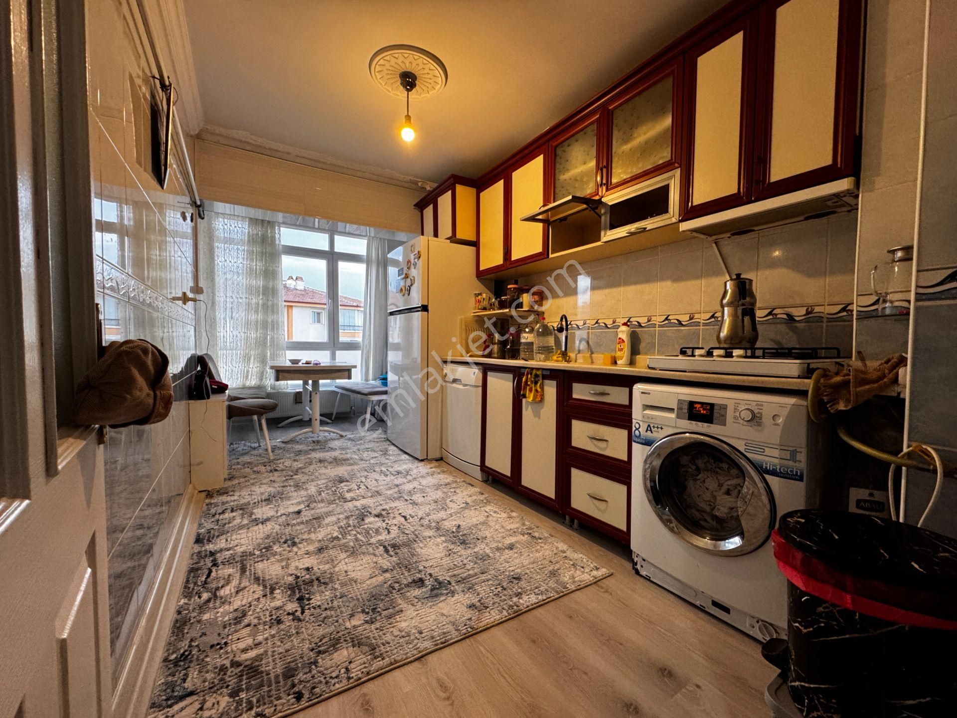 Pursaklar Mehmet Zengin Emlak'tan Merkez Mah. Yapılı Masrafsız 3.kat 3+1 Daire