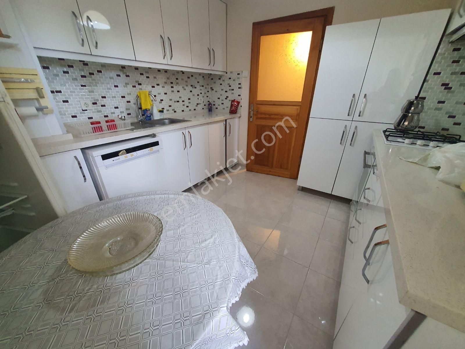 Güzelbahçe Siteler'de Eşyalı Doğalgazlı 3+1 Kiralık Daire - Görsel 4