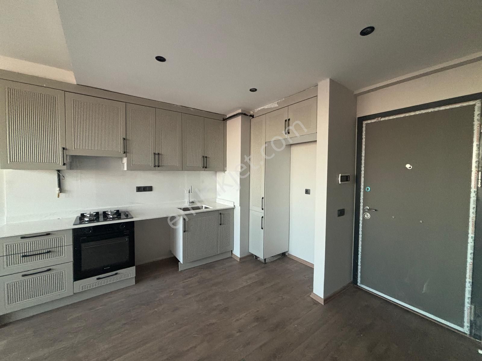 Alfa 'dan Esentepe'de Özel Güv.site İçerisnde 2+1 Kiralık