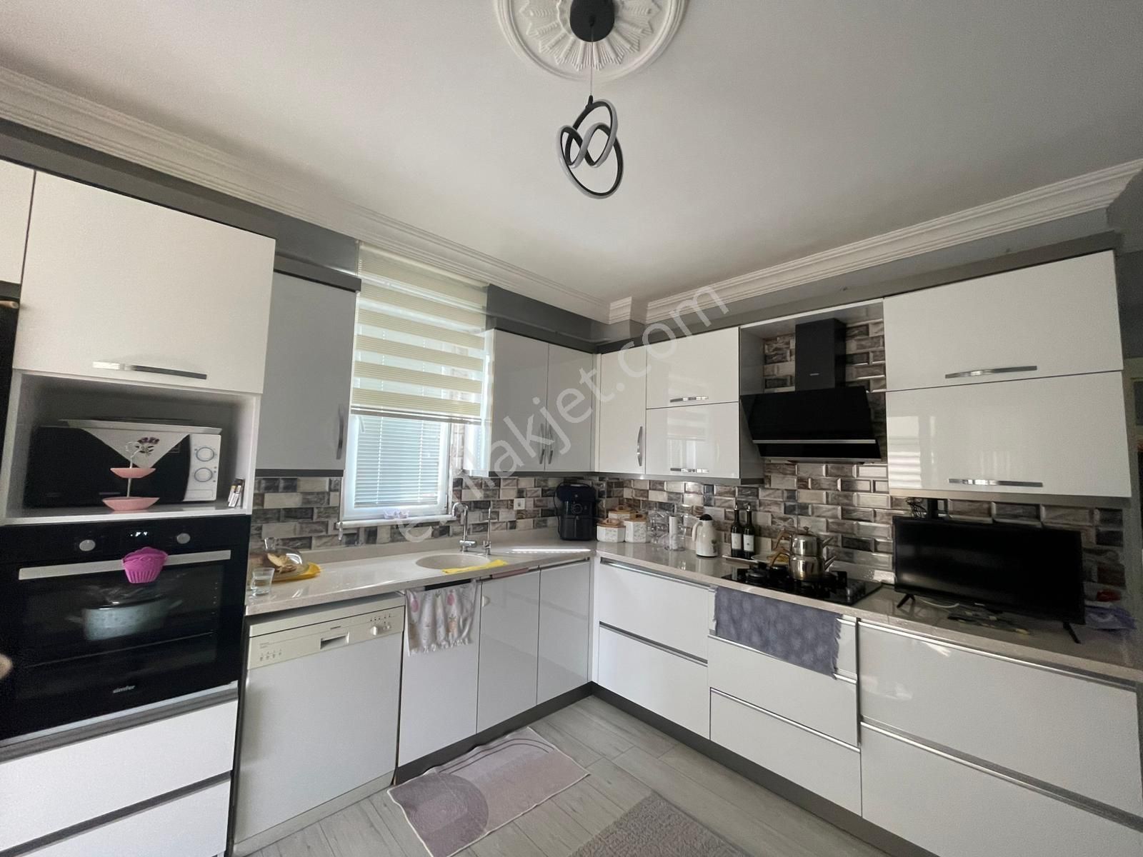 Güneşli'de Green Sun 6 Katlı Binanın 3.katı Satılık Daire