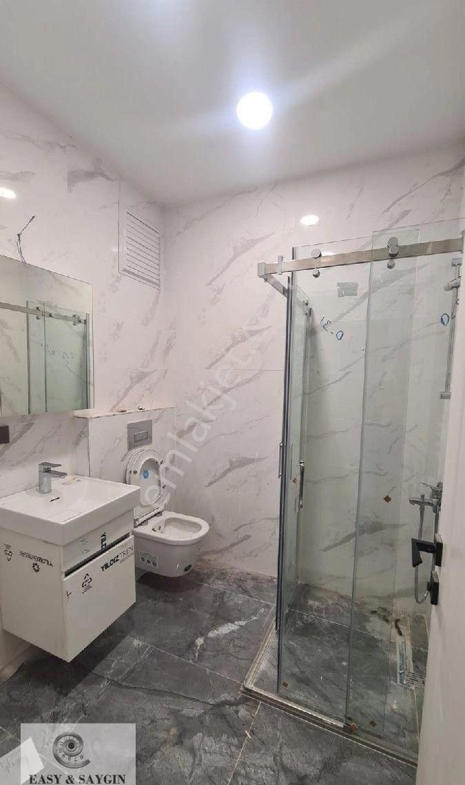 Dikilitas Ana Cadde Üzerinde Sıfır Binada Kapali Otoparklı Sehir Manzarali 2+1 Dairemiz