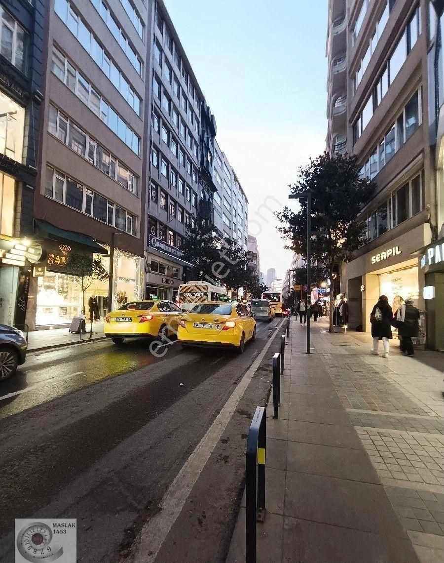 Teşvikiye Camisine 300 Metre 4.kat 3+1 135m2 Deniz Manzaralı Satılık---boş--- - Görsel 9