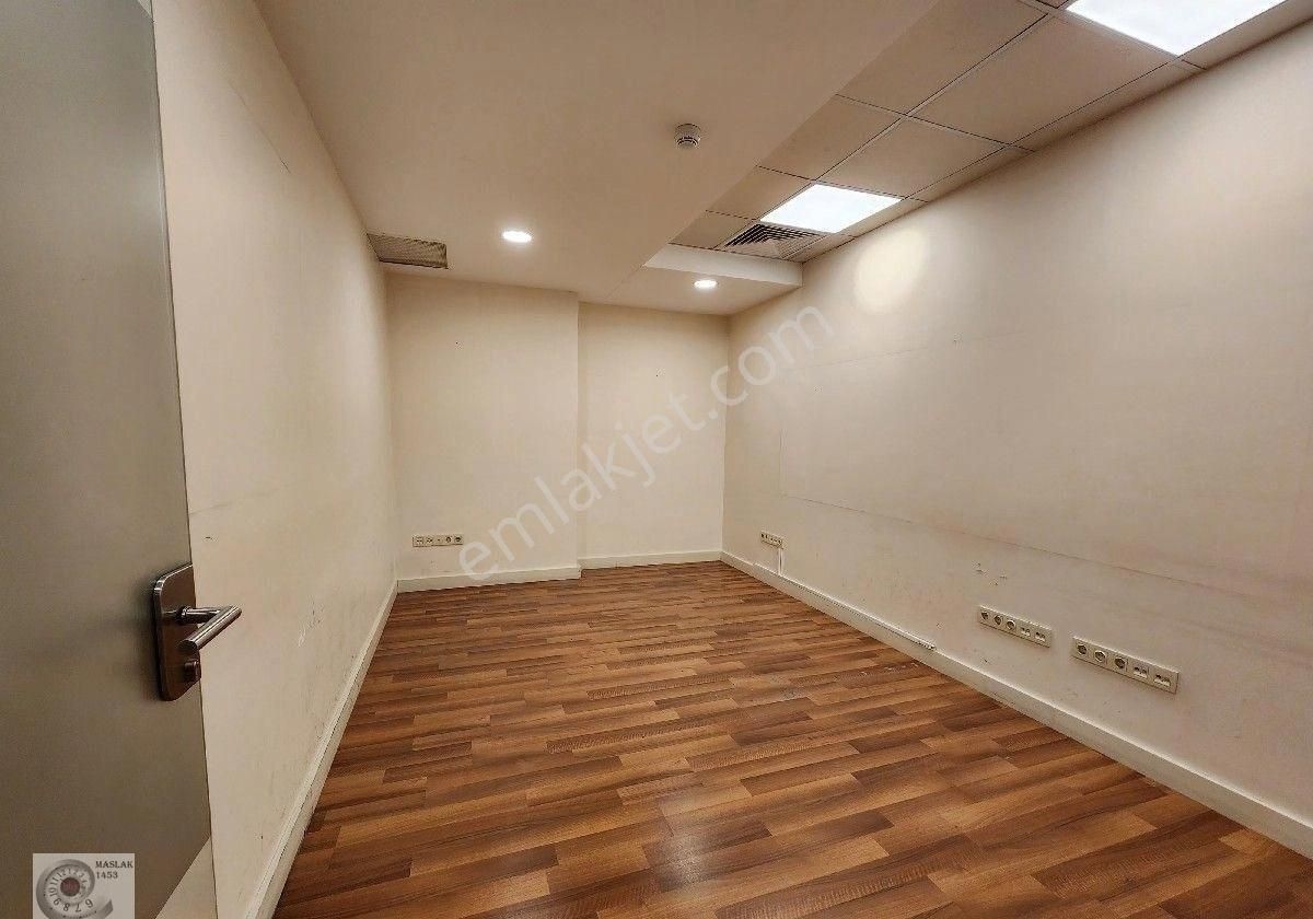 Maslak Noramin Plaza'da Kiralık 310m2 Dekorasyonlu Ofis - Görsel 12