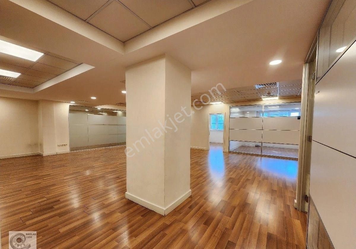 Maslak Noramin Plaza'da Kiralık 310m2 Dekorasyonlu Ofis - Görsel 16