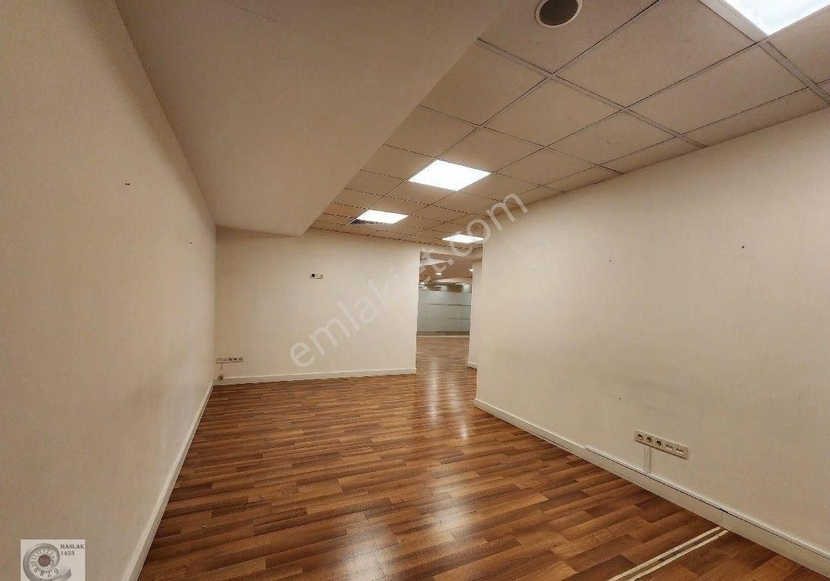 Maslak Noramin Plaza'da Kiralık 310m2 Dekorasyonlu Ofis - Görsel 18