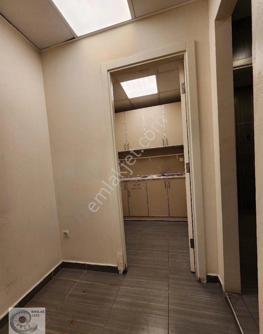 Maslak Noramin Plaza'da Kiralık 310m2 Dekorasyonlu Ofis - Görsel 10