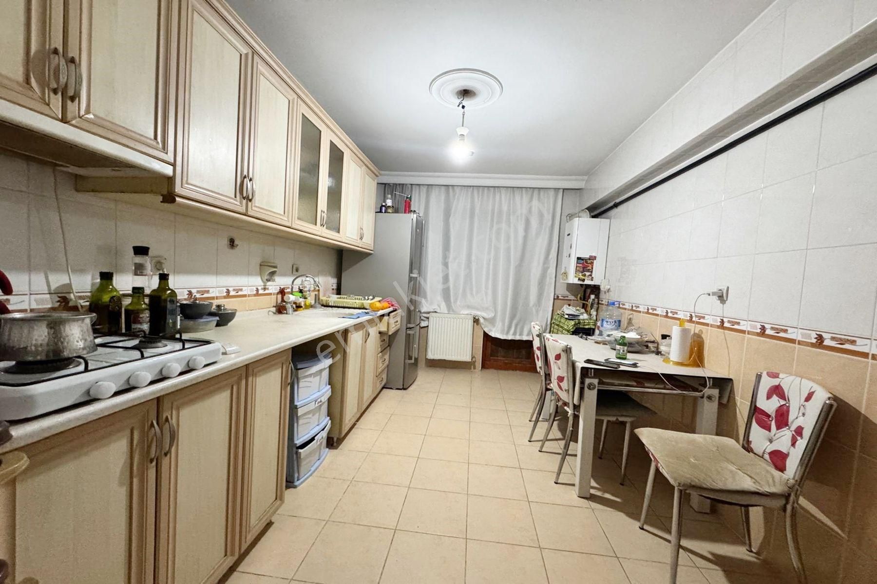 Peyami Safa'da Cadde Yakını 3+1 Kelepir Daire Fırsatı..!