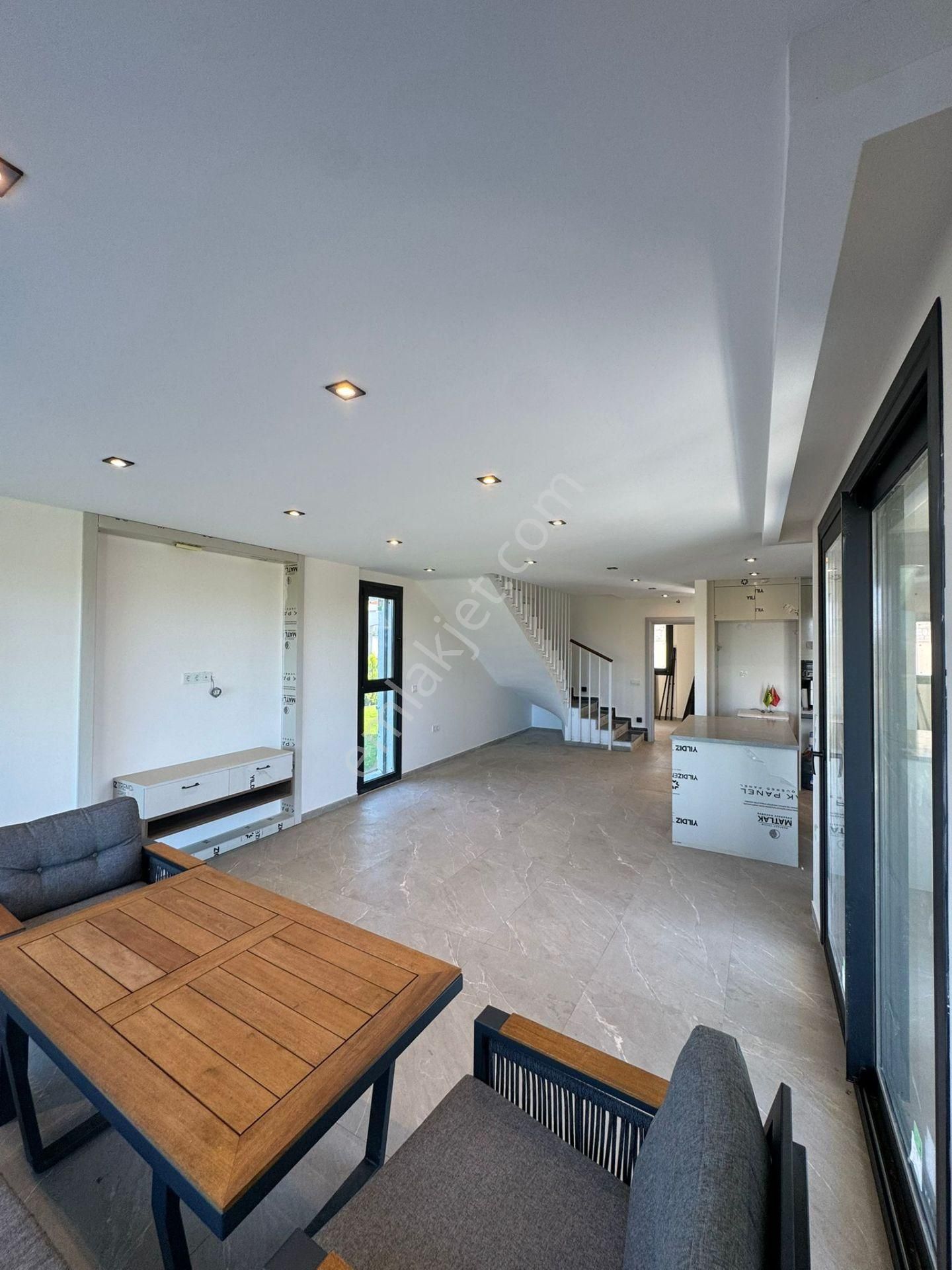 Son Fırsatlar! Davutlar'da 4+1tek Müstakil Villa - Görsel 8