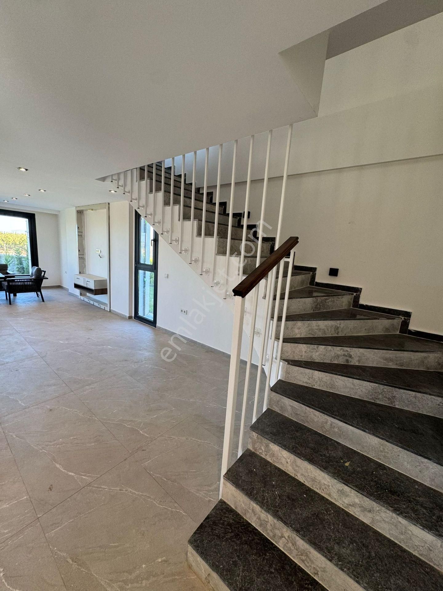 Son Fırsatlar! Davutlar'da 4+1tek Müstakil Villa - Görsel 16