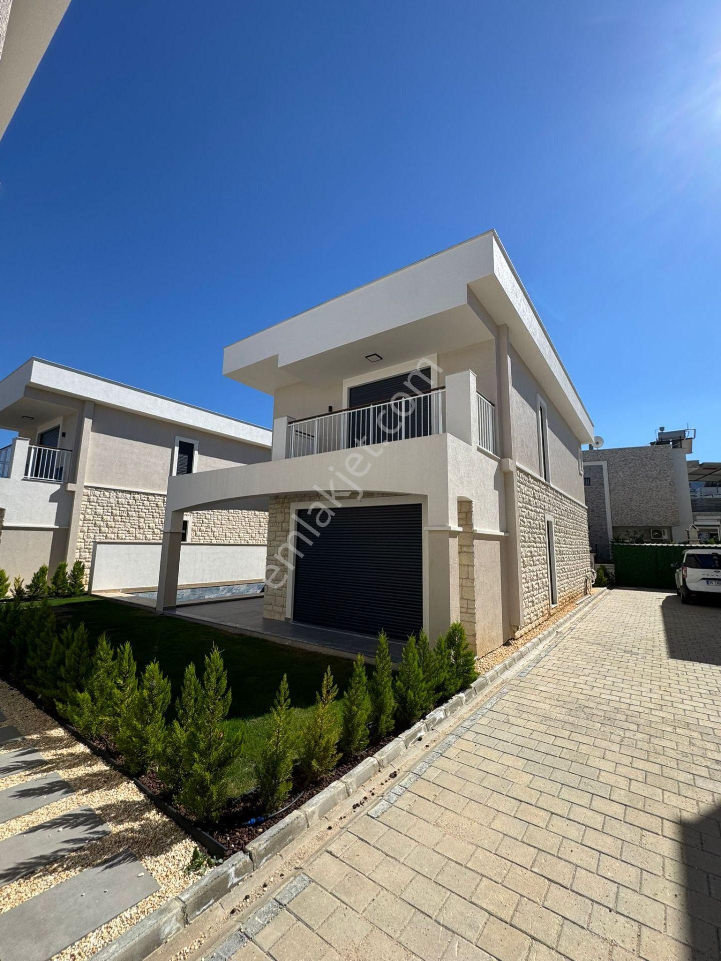 Son Fırsatlar! Davutlar'da 4+1tek Müstakil Villa