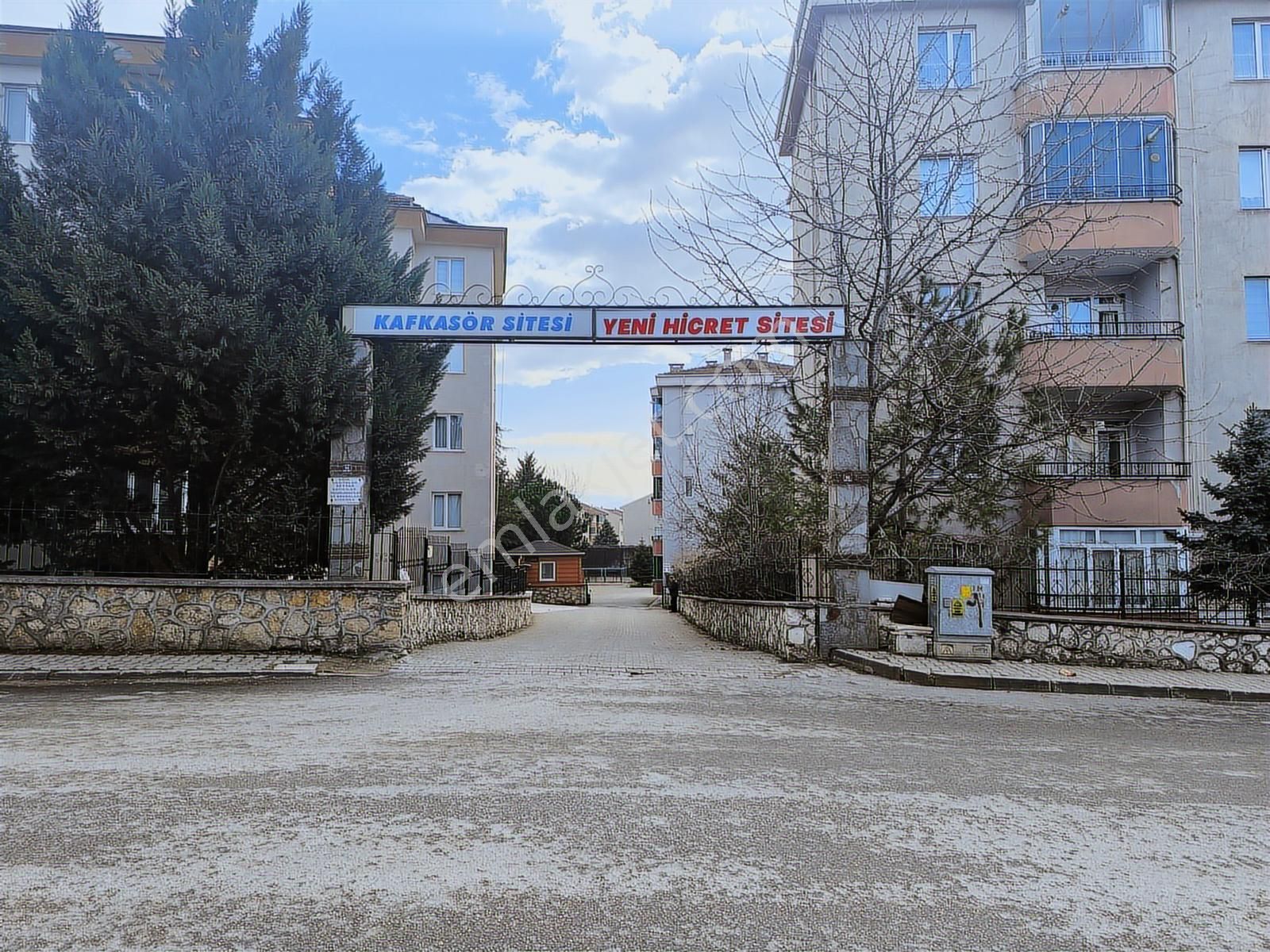 Kariyer'den Yeni Hicret Sitesi Manzaralı 3+1 138m² Kiralık Daire